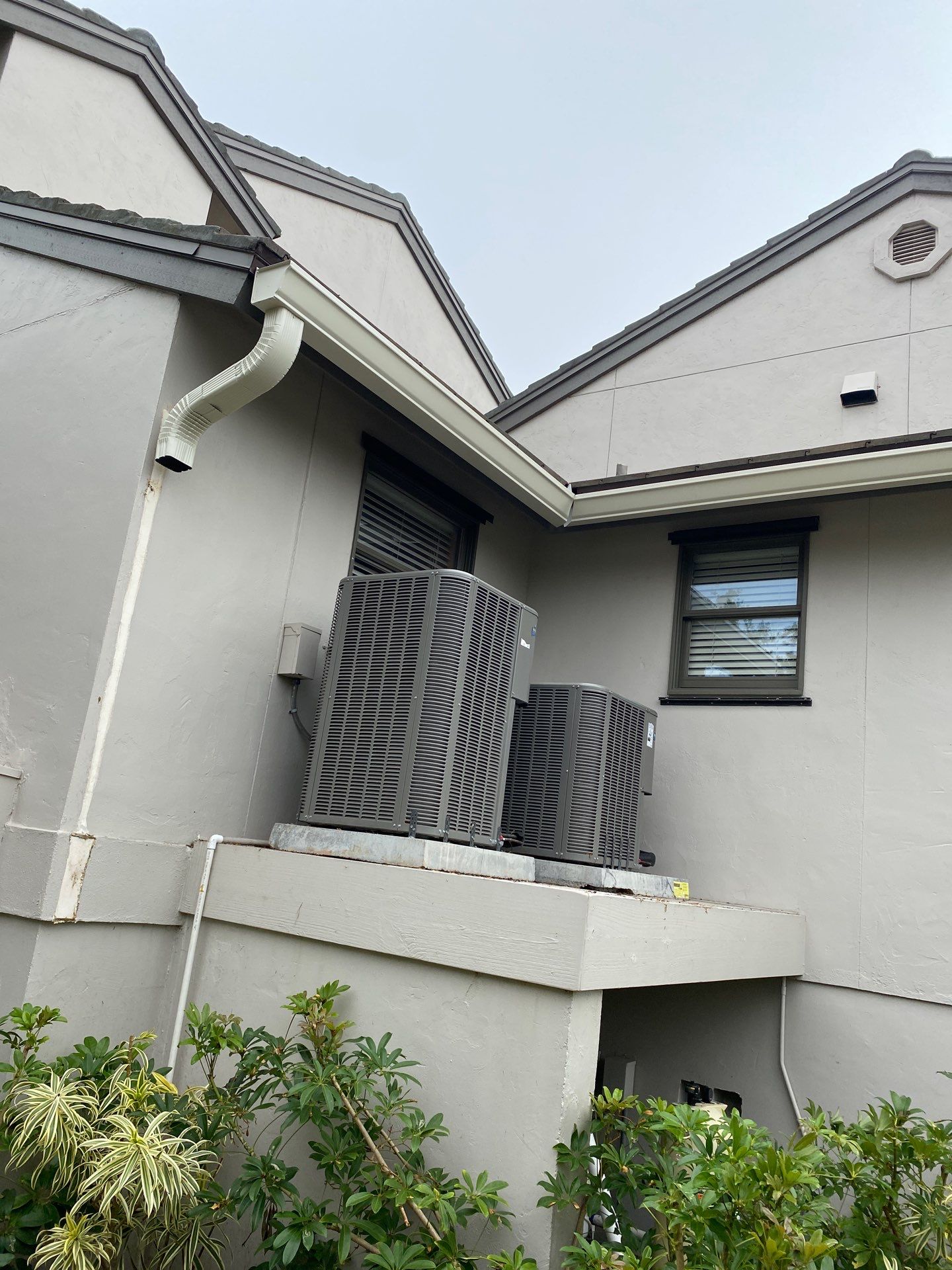 7-Inch K-Style Seamless Gutters in Longboat Key FL by Gutter Professors