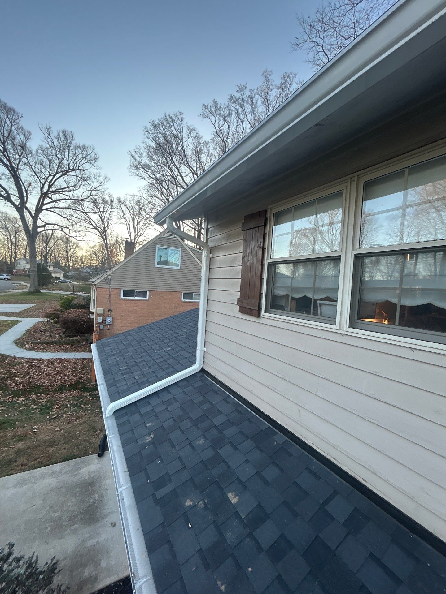 Springfield : Residential Roof Replacement with CertainTeed Landmark Pro in Max Moire Black  by RM Banning, Inc.