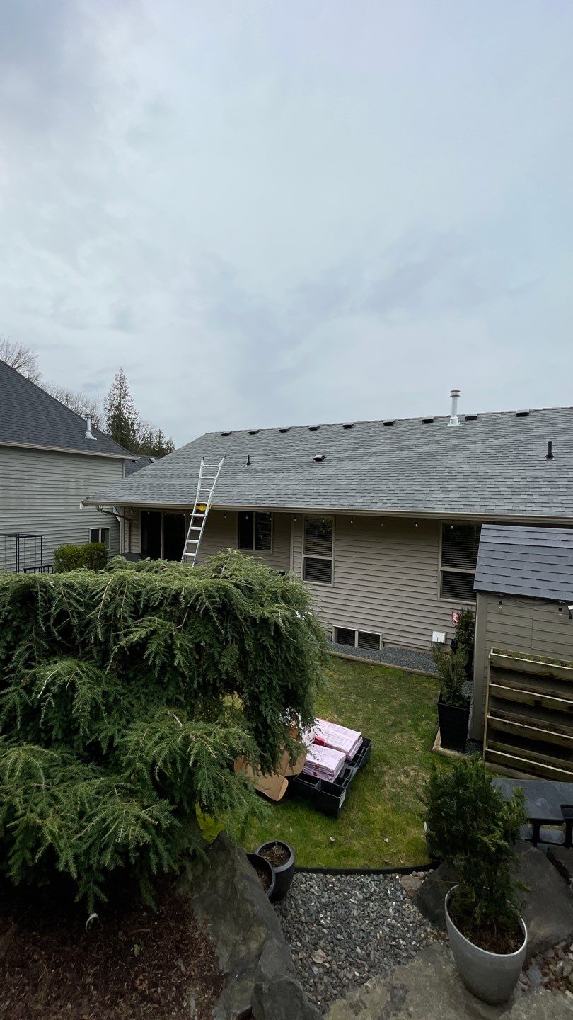 Residential Roofing Installation using OC Oakridge shingles by Top Notch Roofing Inc