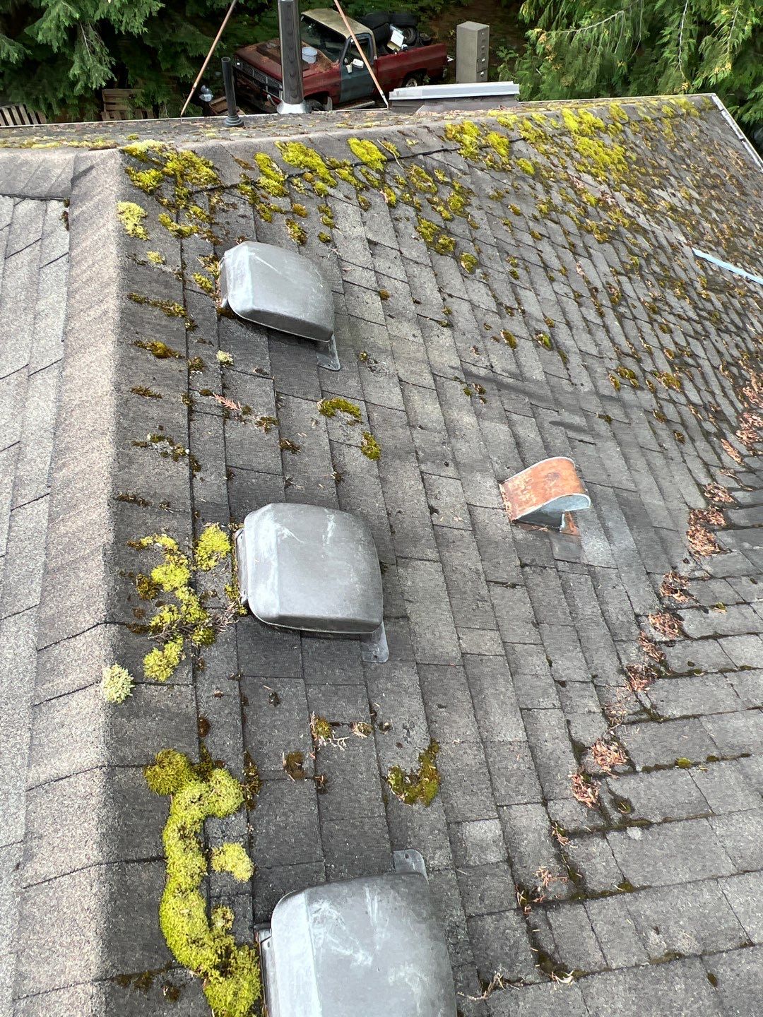 Residential Roofing Installation using OC Oakridge shingles by Top Notch Roofing Inc