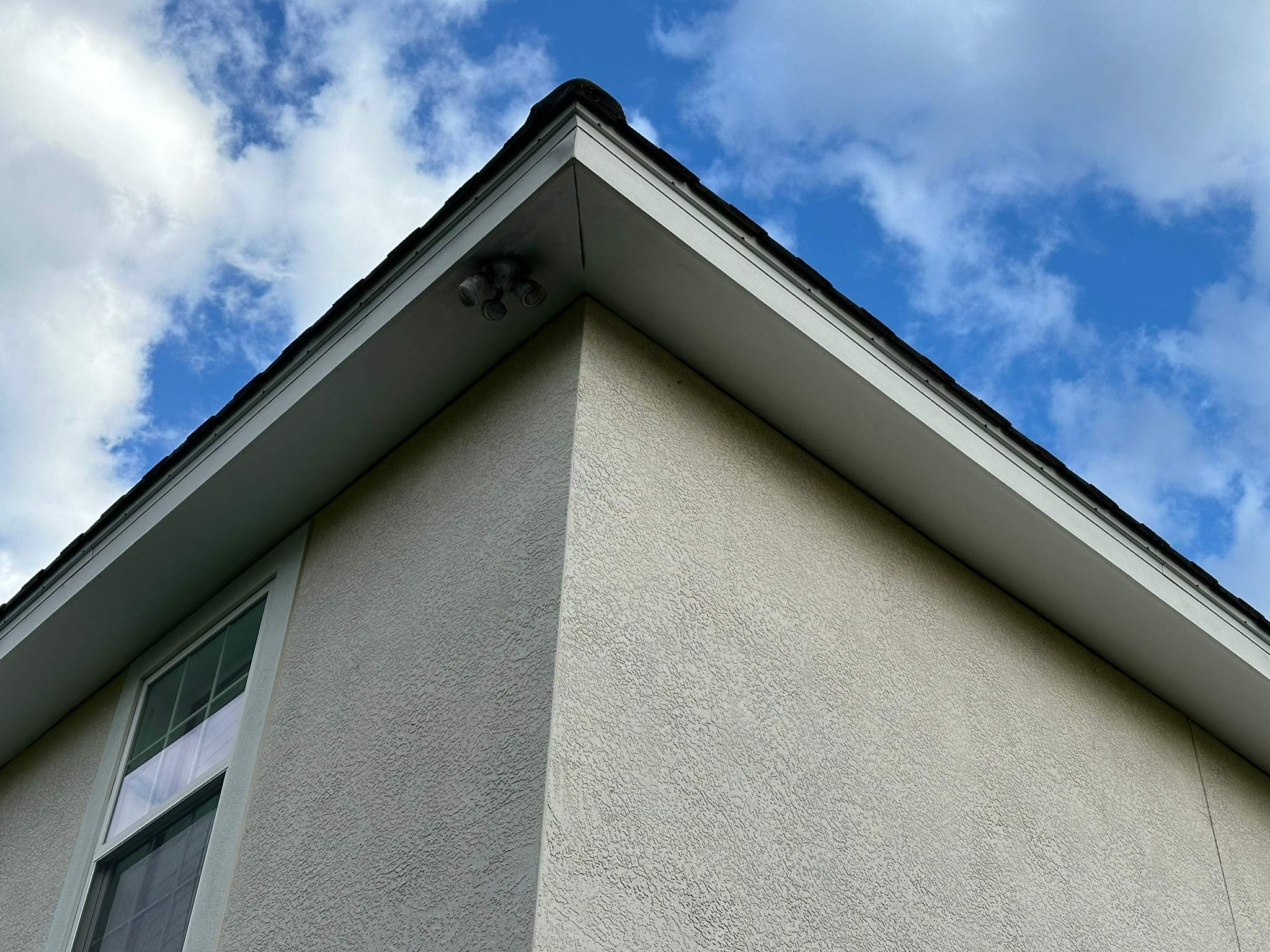 House Wash & Pool Screen Enclosure Cleaning in Winding River Community, Bradenton, FL | Sunshine AquaWash by Sunshine AquaWash