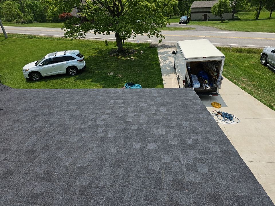 ATLAS PINNACLE COLOR: PRISTINE BLACK by Eagle Eye Roofing