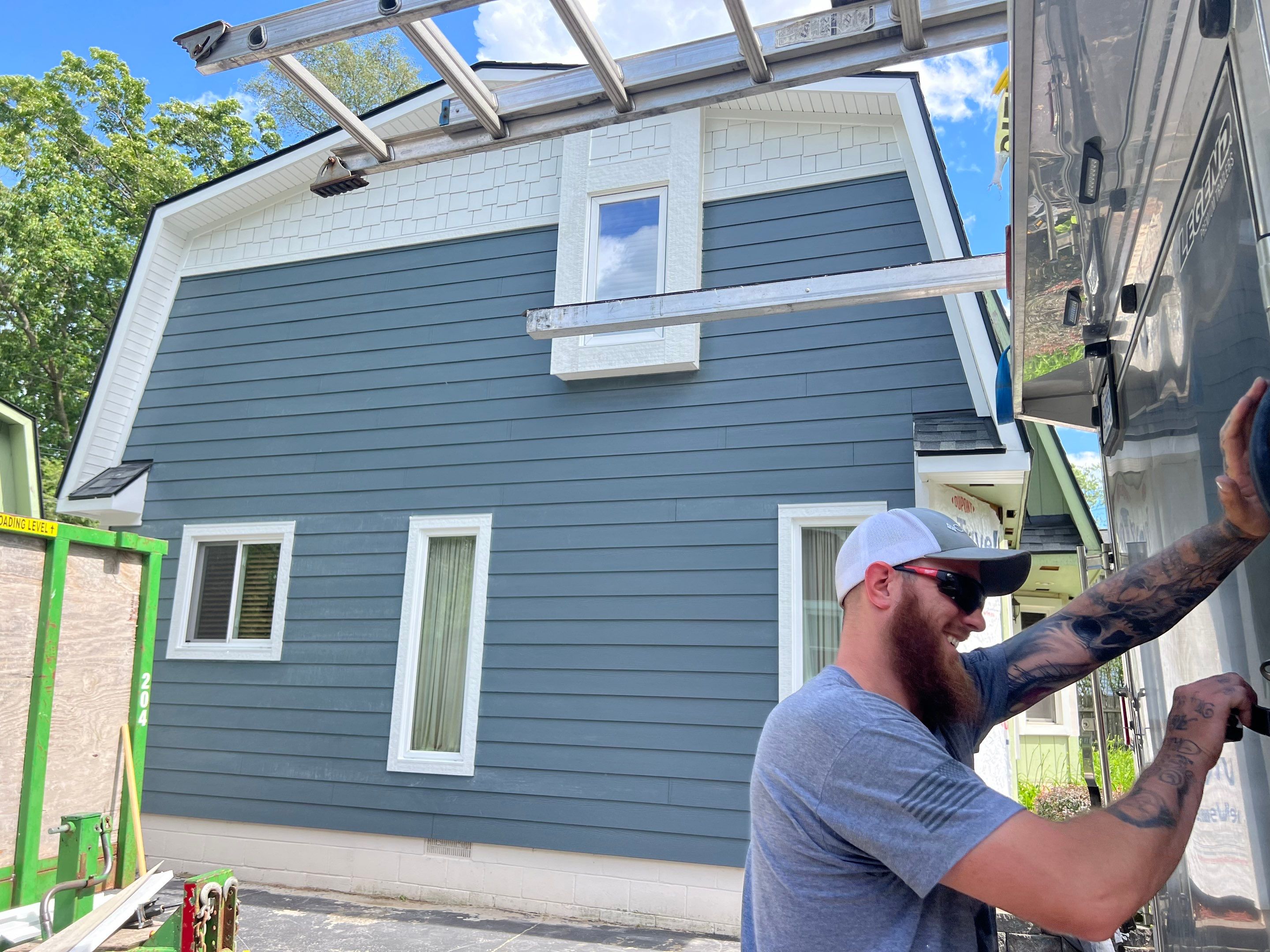 Siding Replacement using Hardie Plank S8 1/4" by 180 Contractors