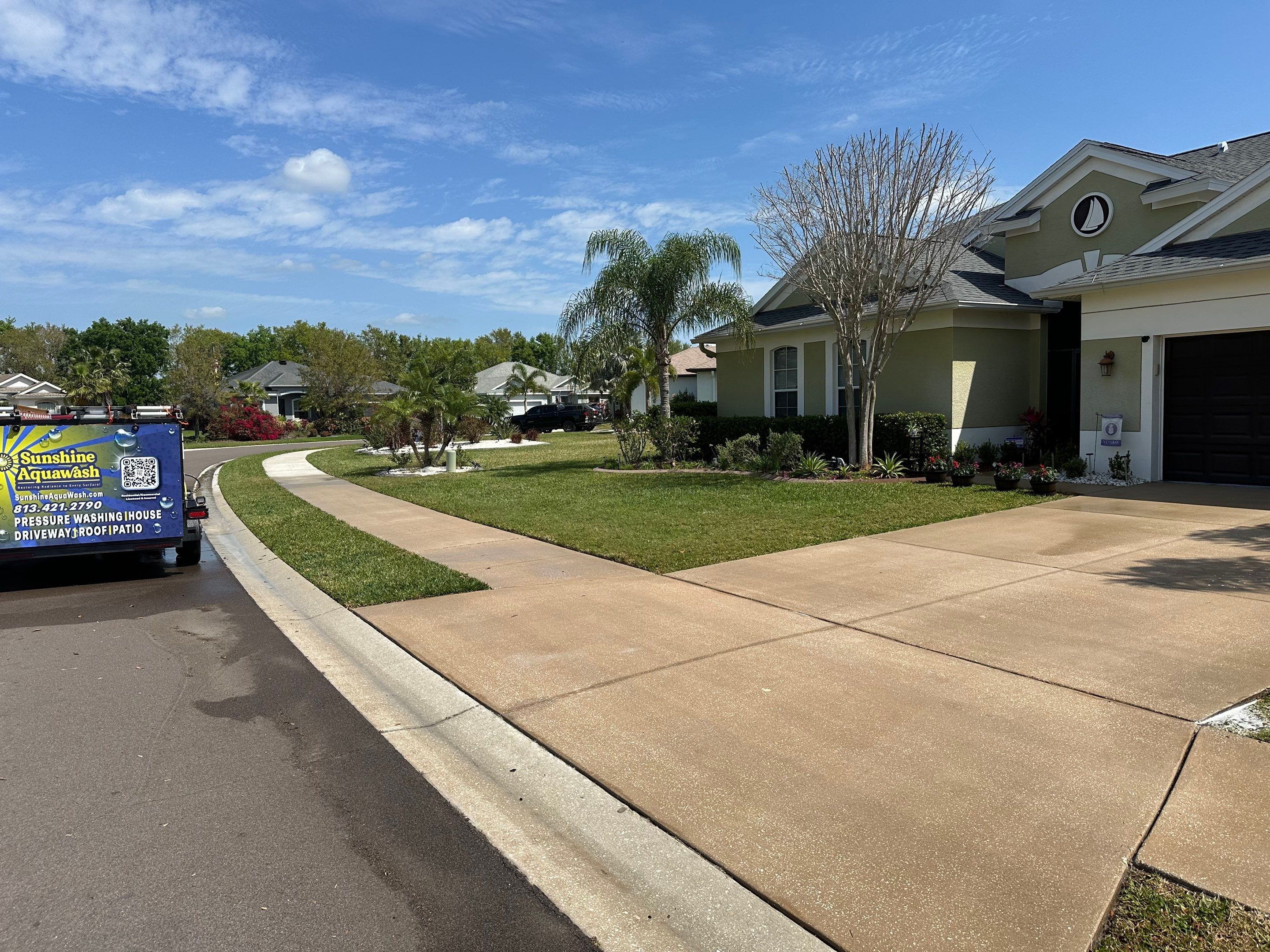 Driveway Cleaning in River Plantation Community, Parrish, FL by Sunshine AquaWash