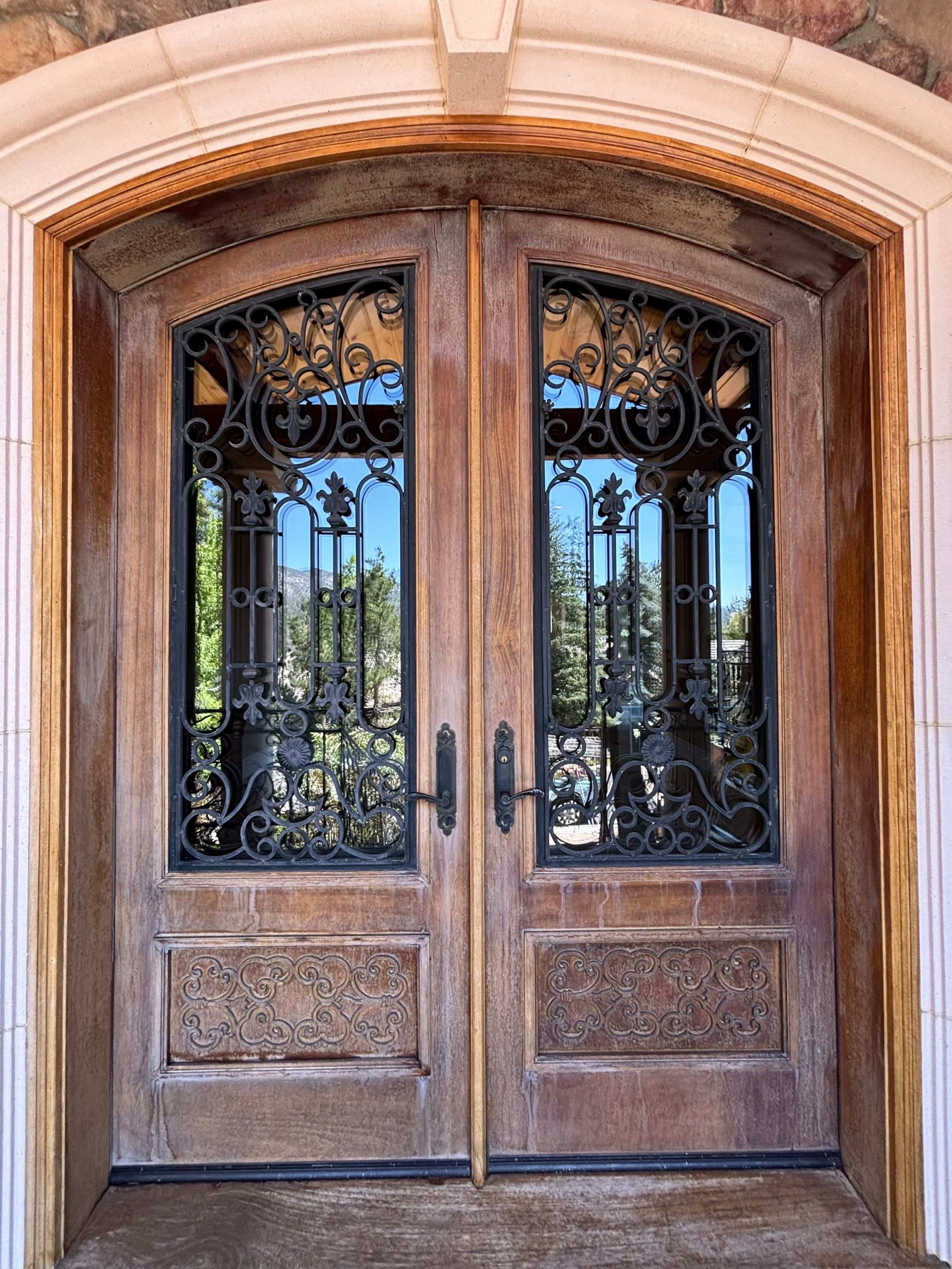 Window Cleaning by Pirate Pete’s Power Washing