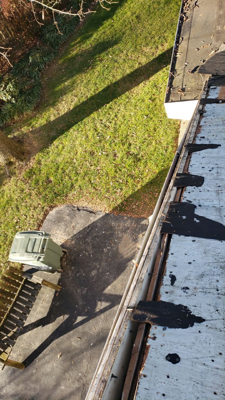 Arlington: CertainTeed Landmark Designer Shingles in Cobblestone Gray by RM Banning, Inc.