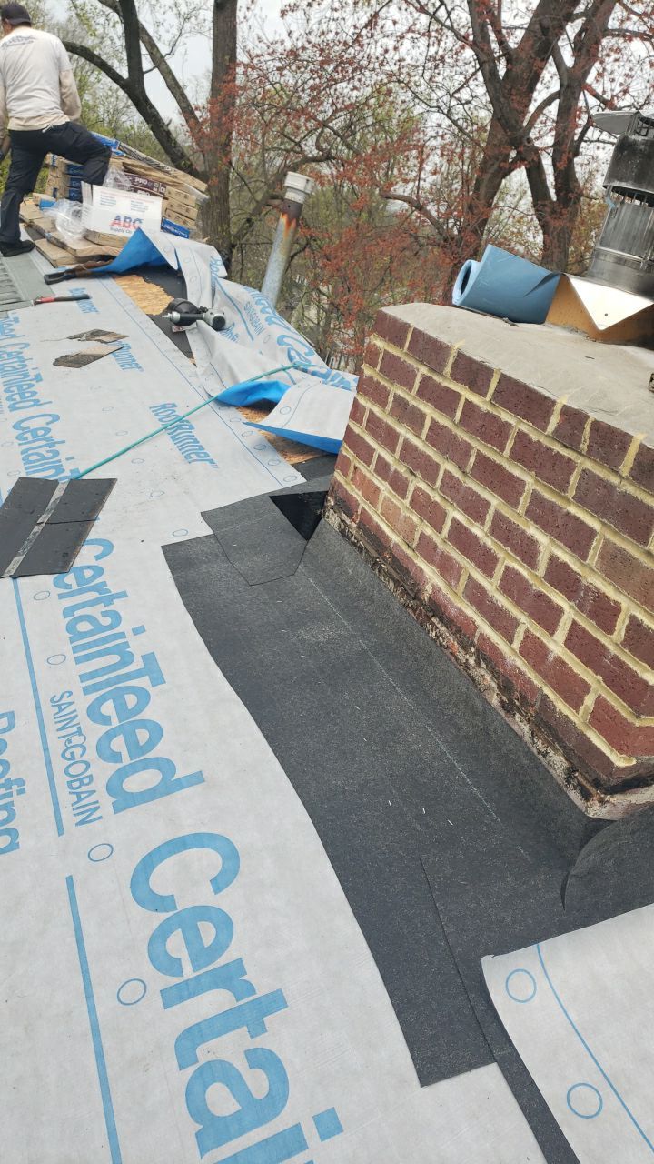 Arlington: CertainTeed Landmark Pro Designer Shingles in Max Def Georgetown Gray by RM Banning, Inc.