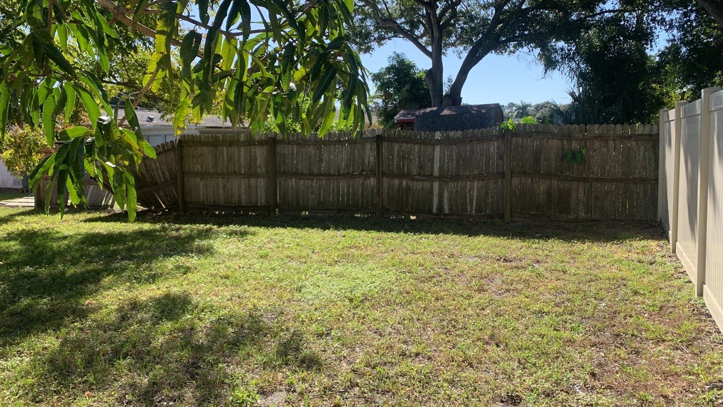 Sarasota, FL 6 ft. Tall White Privacy Fence  by Asap fence and gates, LLC