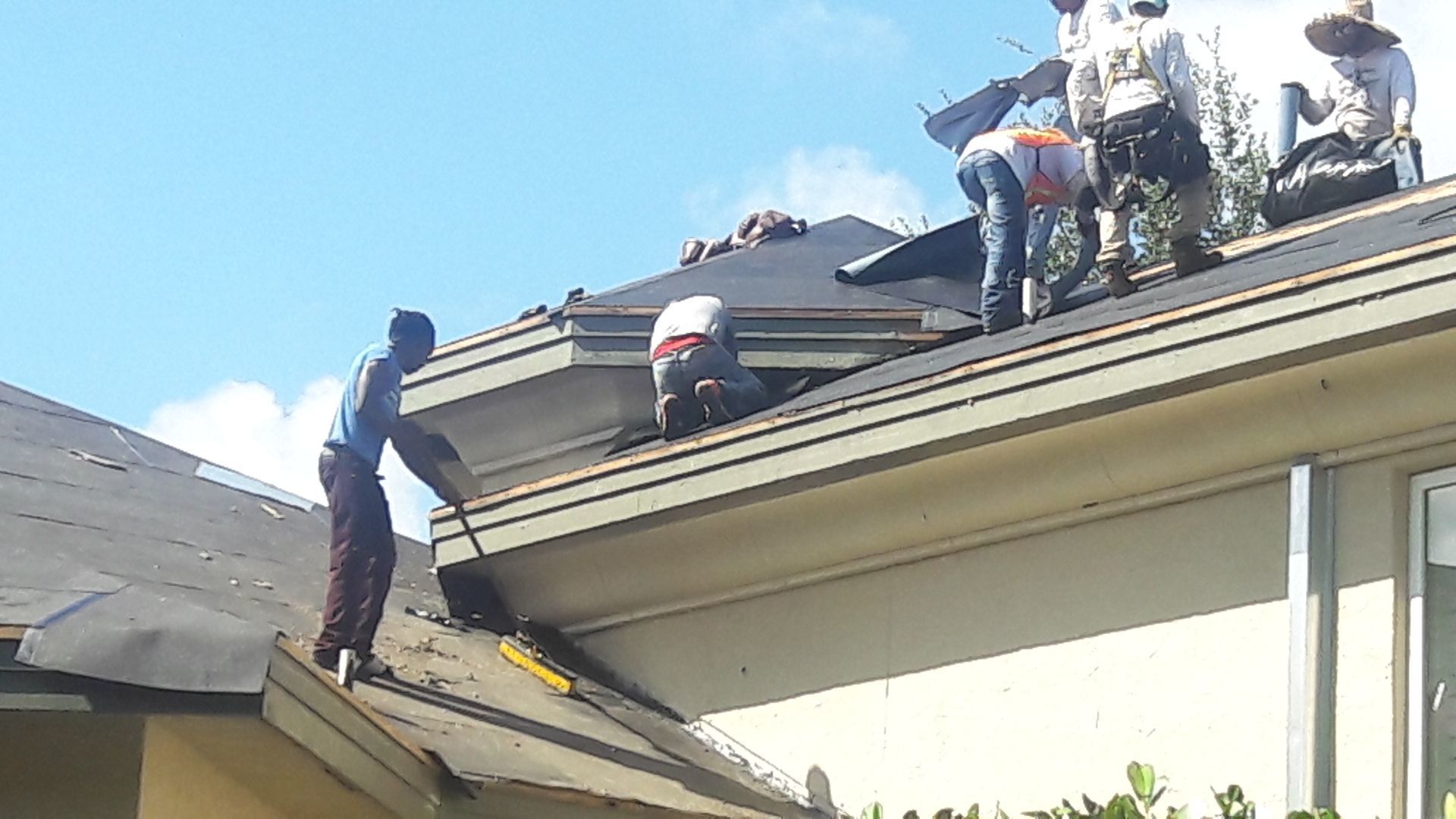 New Tile Roof Installation in Boca Raton ā Elegant, Durable & Hurricane-Resistant by Aastro Roofing