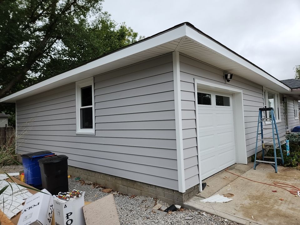 Siding Installation using Driftwood Craneboard D7 by EEC Windows, Siding & Roofing