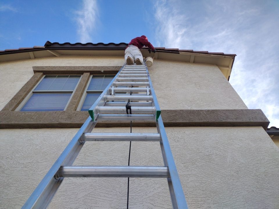 Exterior Painting using Dunn-Edwards EVERSHIELD®  by Crash of Rhinos Painting & Garage Floors