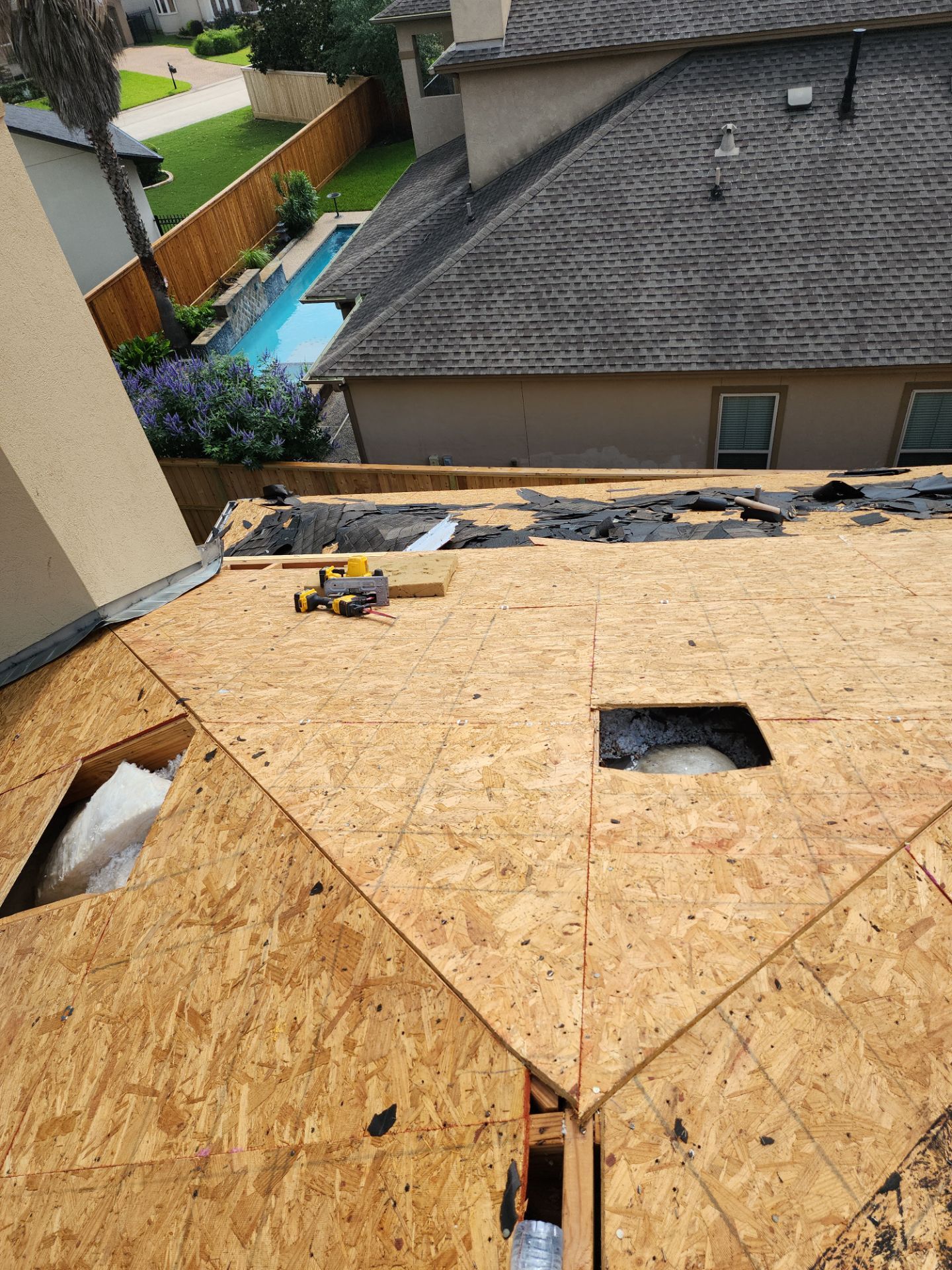 Residential Roofing Installation using Owen's Corning Duration (Lifetime) Shingles by Roof Repair Company