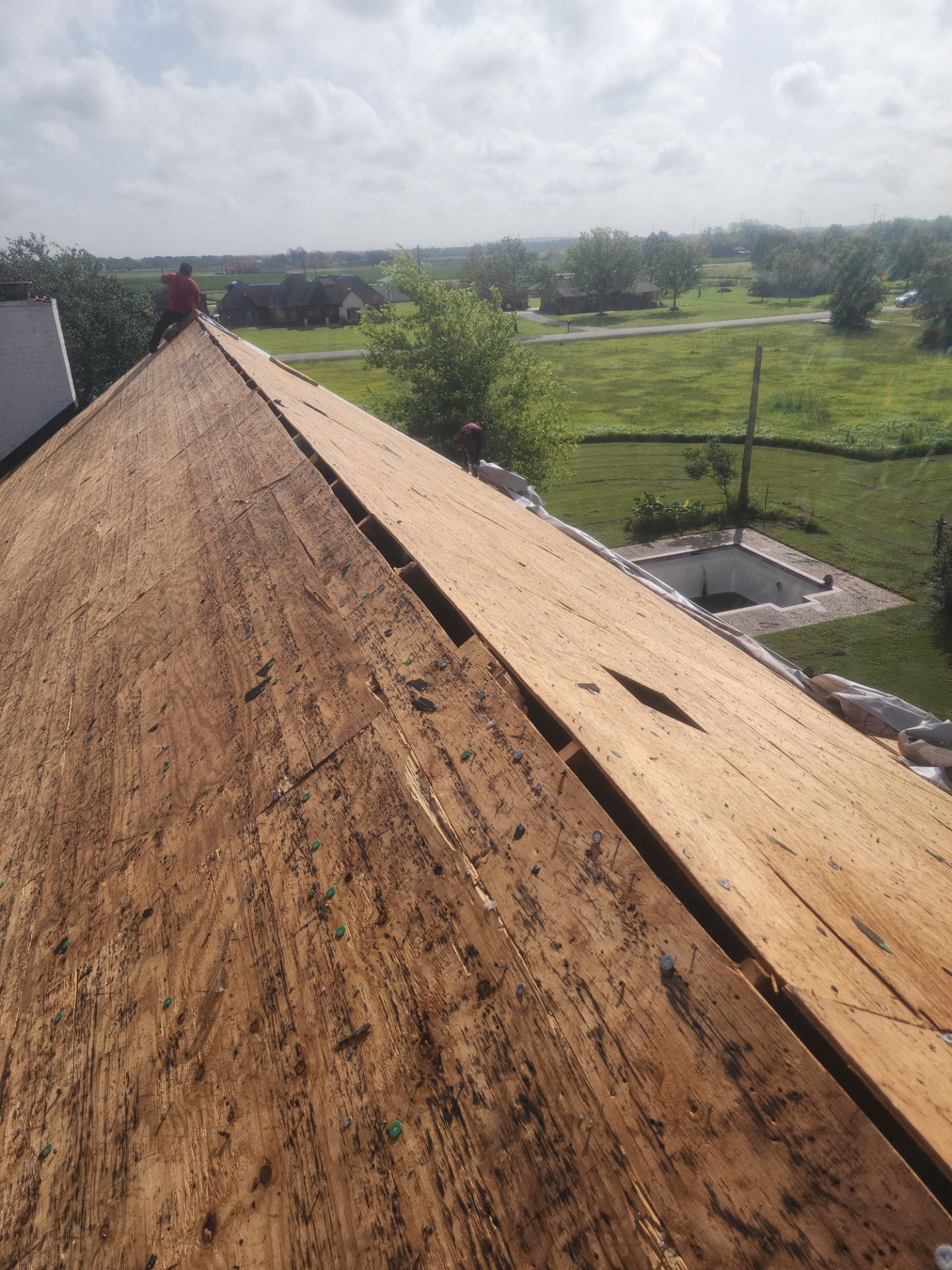 Residential Roofing Installation using Owen's Corning Duration (Lifetime) Shingles by Roof Repair Company