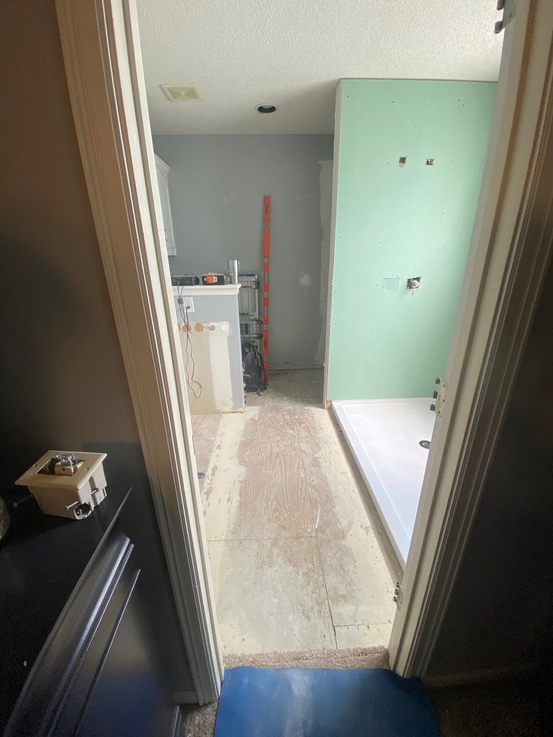 Full Bathroom w/o Paint by The Shower Company