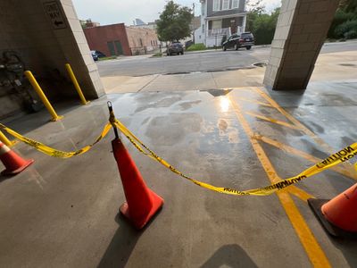 Parking garage using Hot water