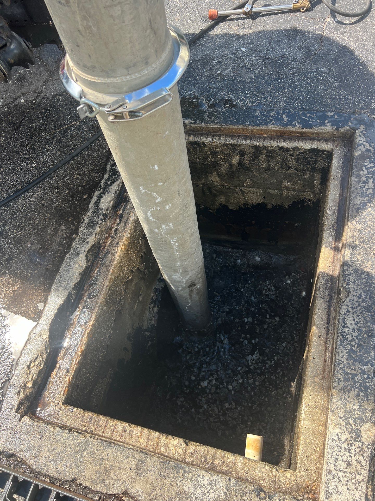 Marco Island Condo Stormwater System Maintenance and Standing Water Removal by APS Power & Water