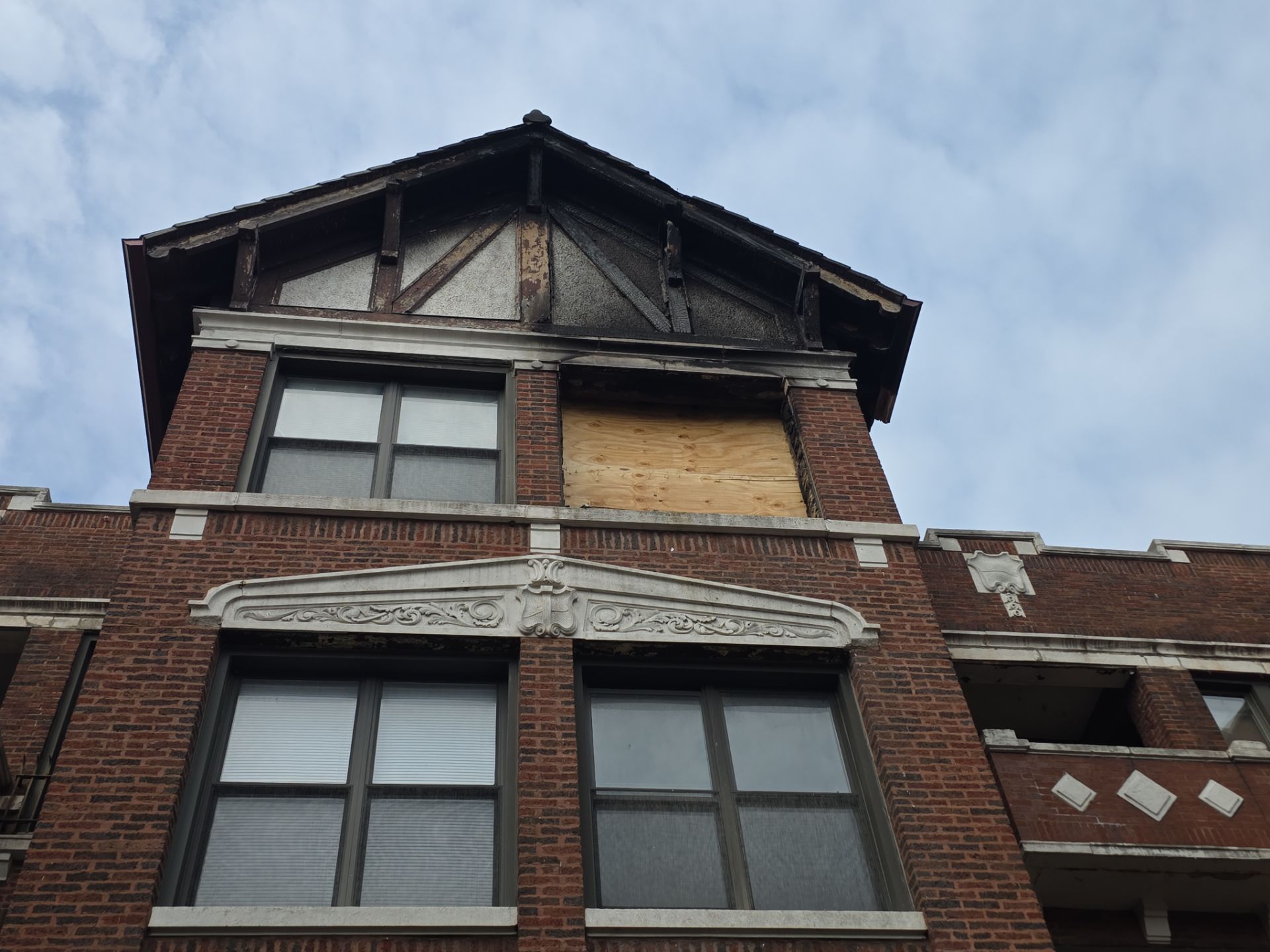 Multi-Unit Fire Damage Mitigation and Structural Drying in Chicago by Chicagoland Water Medics