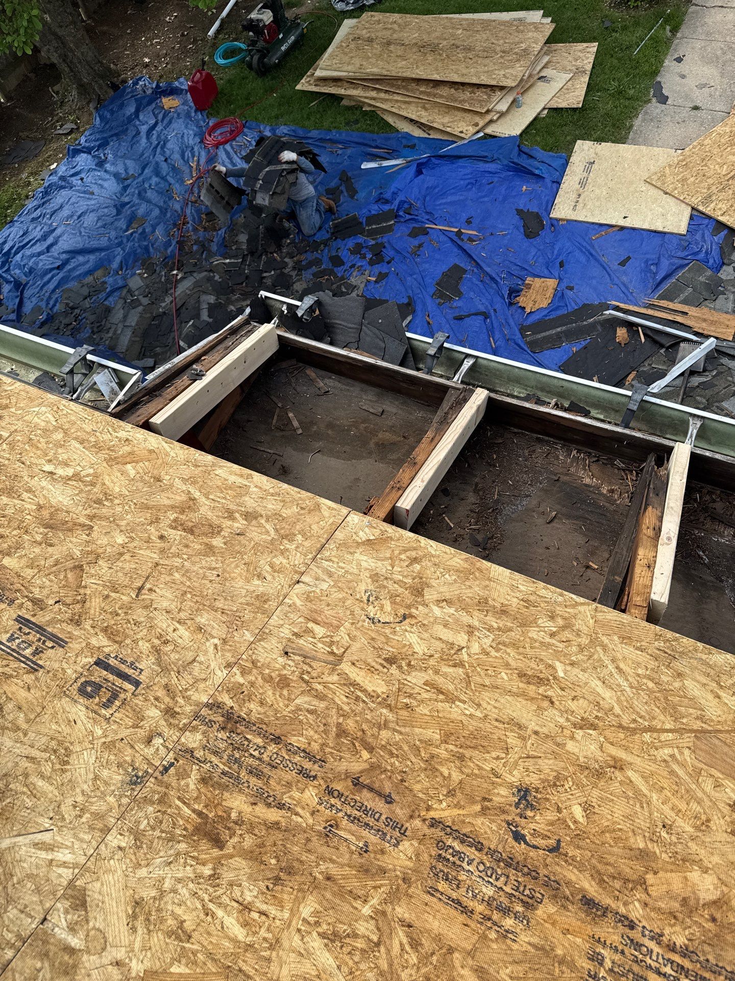 Residential Roofing Installation using GAF HDZ SHINGLES by La Bendicion Contruction Llc
