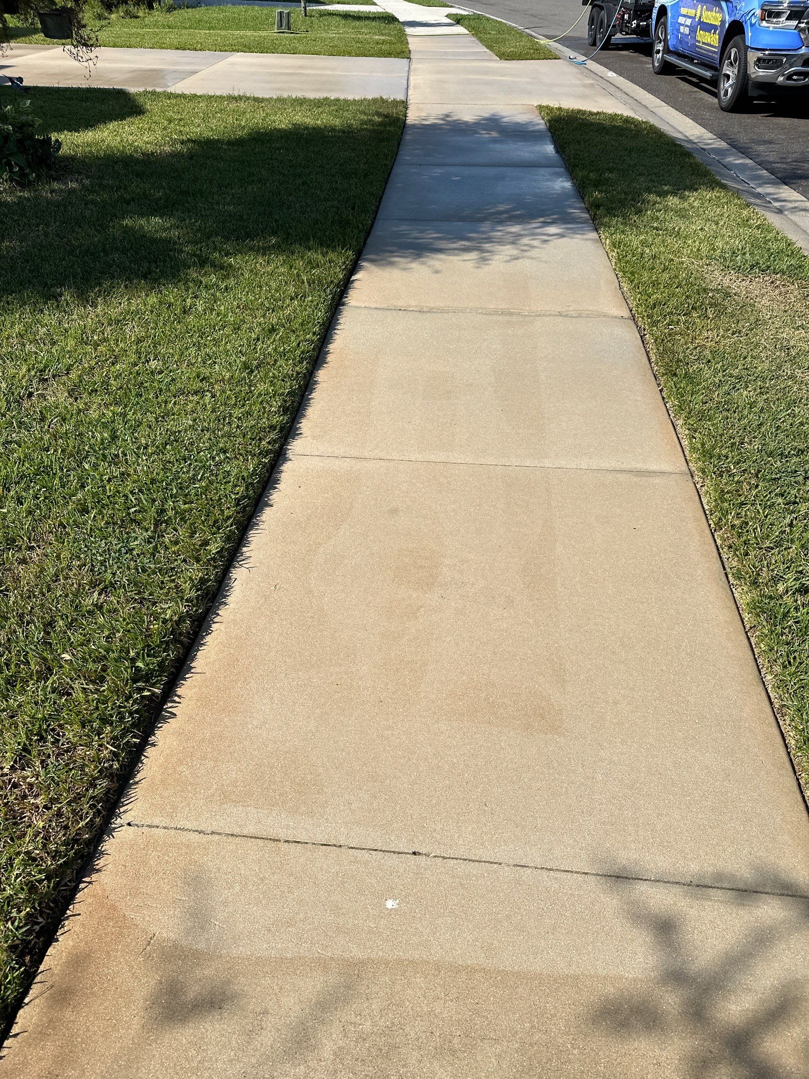 Driveway Cleaning in Palmetto, FL – Trevesta Community by Sunshine AquaWash