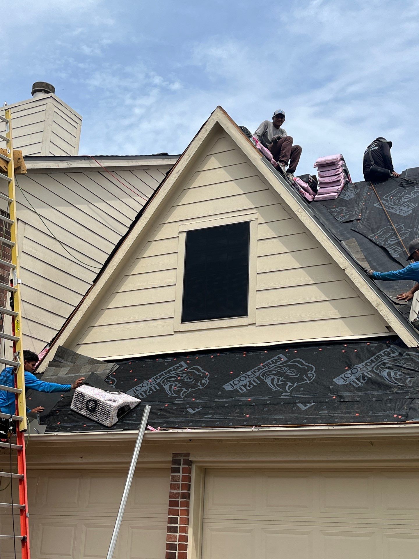 Residential Roofing Installation using Owen's Corning Duration (Lifetime) Shingles by Roof Repair Company