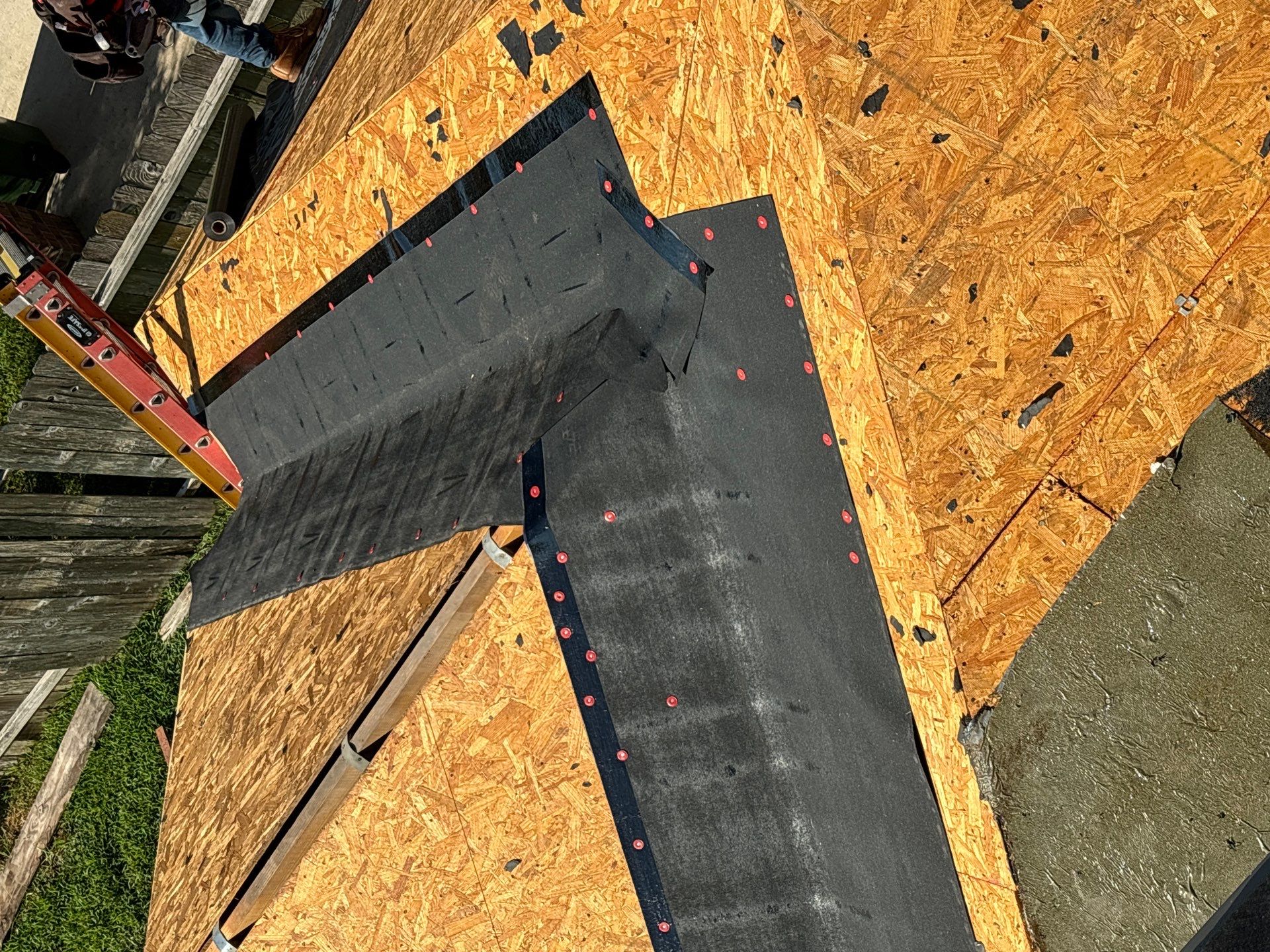 Residential Roofing Installation using Owen's Corning Duration (Lifetime) Shingles by Roof Repair Company