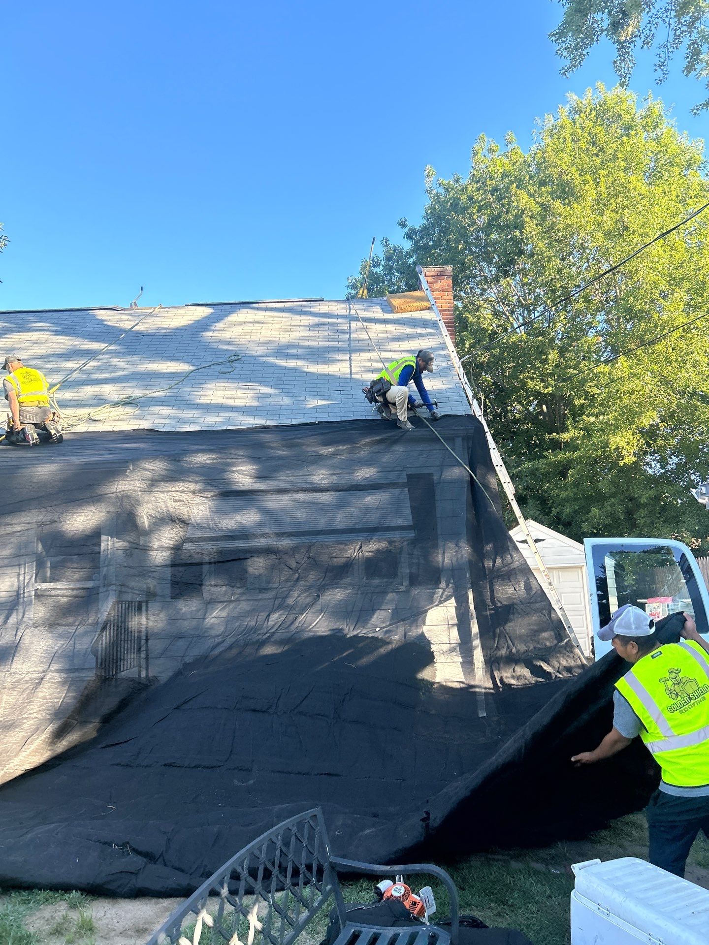 Owens Corning Duration: Onyx Black in East Hartford by Golden Shield Roofing