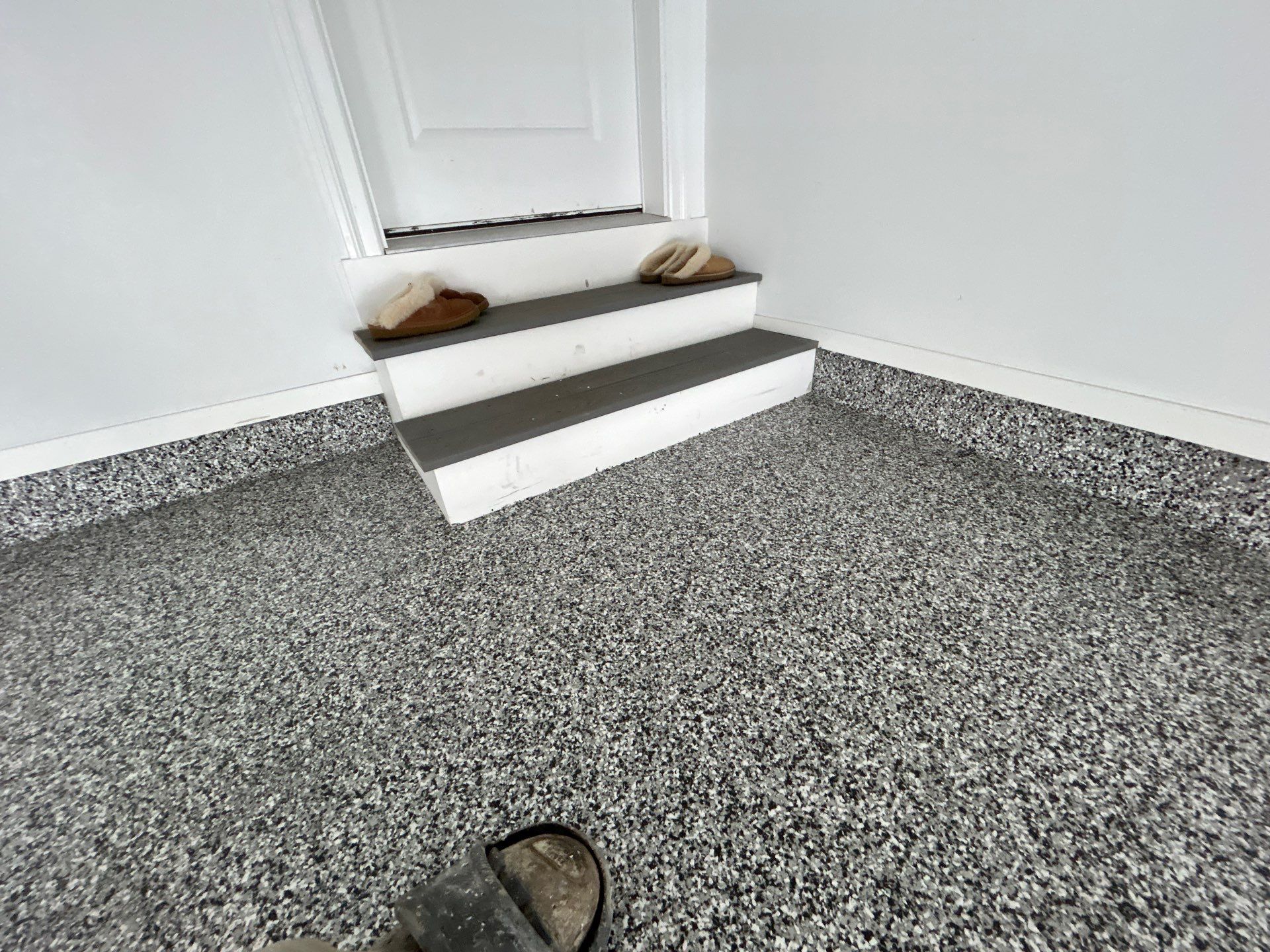 Garage in Nashua, NH 03062 by Symphony Concrete Coatings