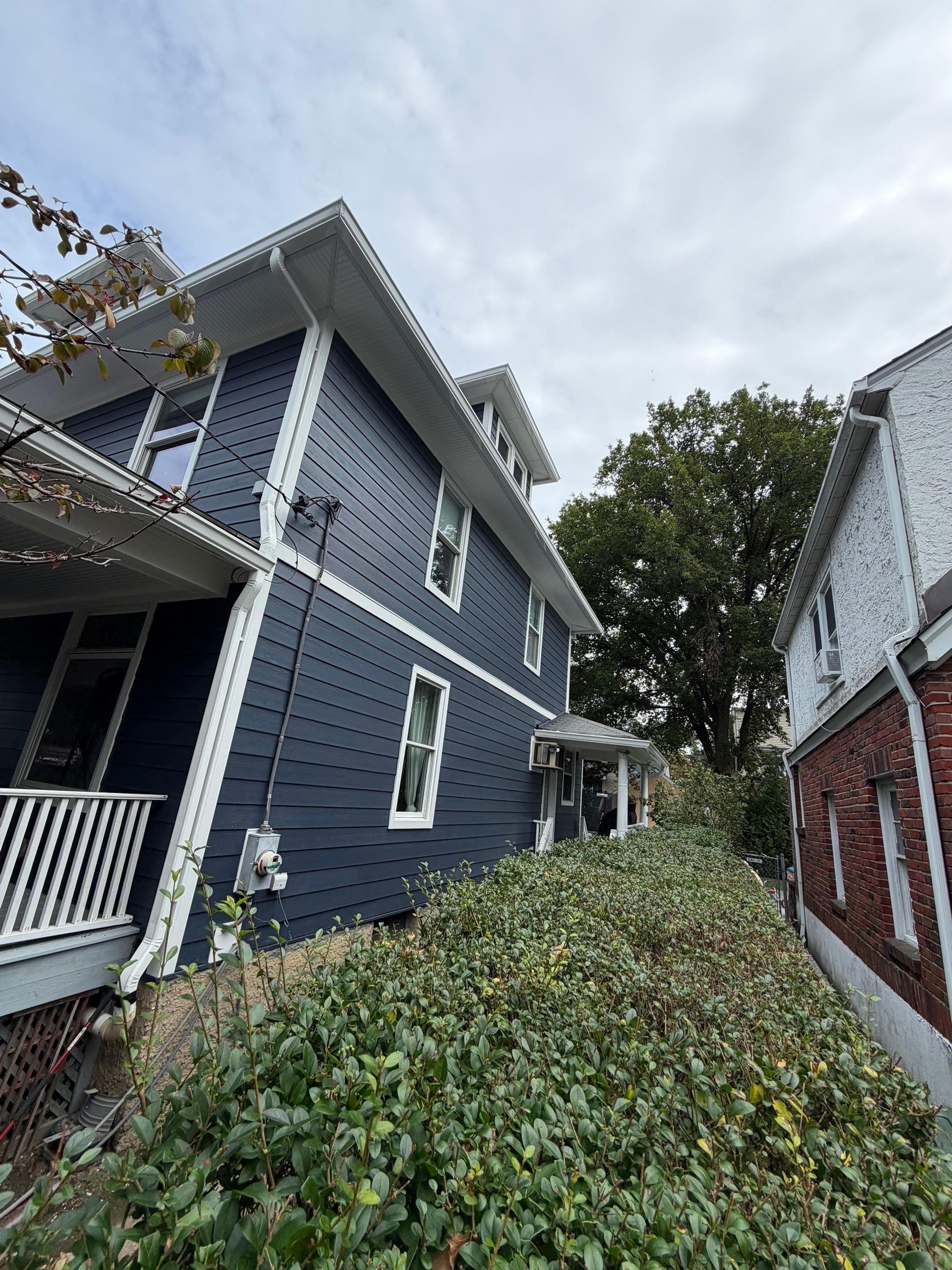 James Hardie Deep Ocean CedarMill Plank in White Plains, NY by Ideal Siding - Westchester