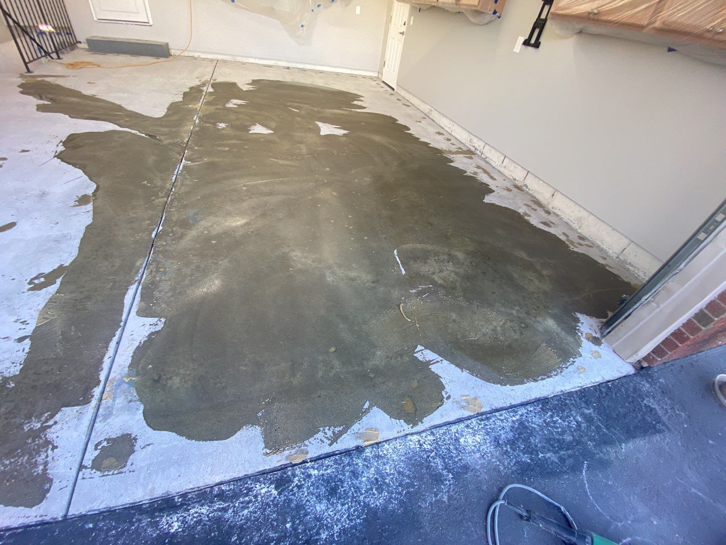 Garage Floor with Stairs using Buckeye and Slate Stone by Your1DayFloor.com