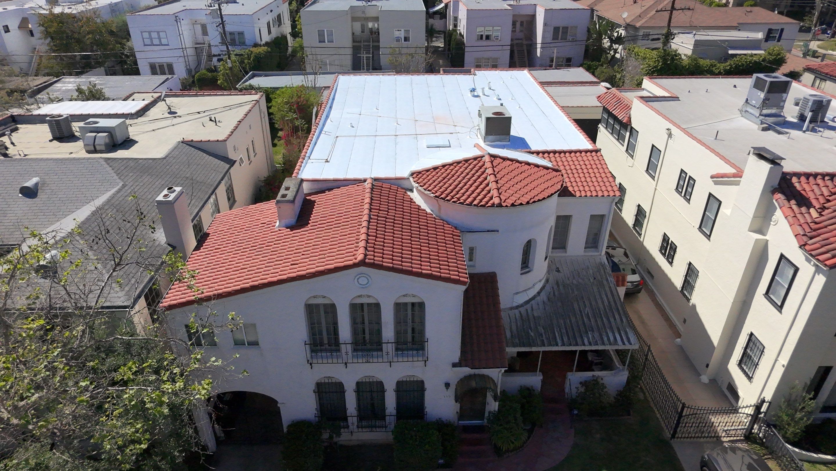 New Roof! Apartment Building in L.A.  by Hull Brothers Roofing