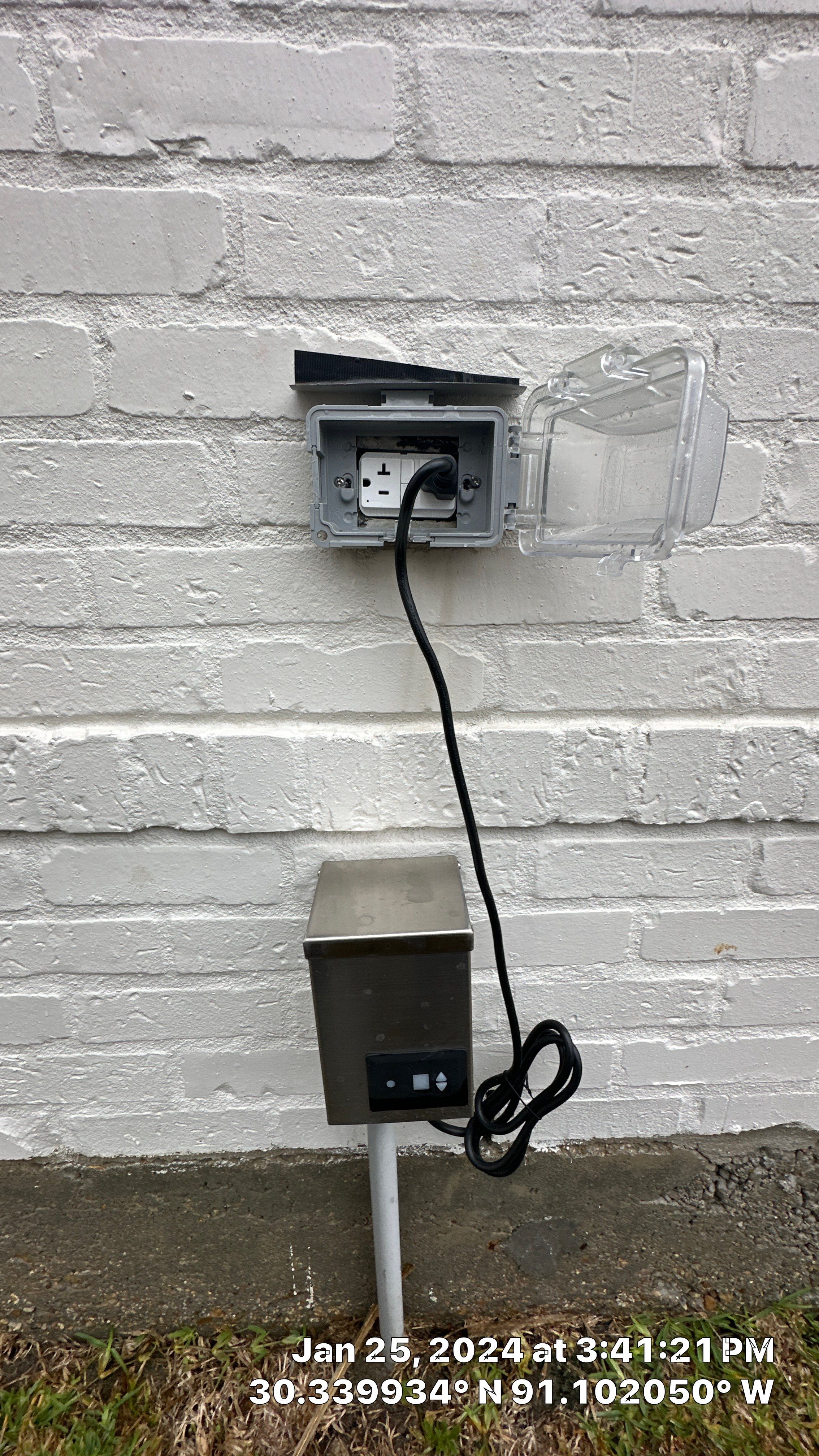 LANDSCAPE LIGHTING SERVICES using REPAIR / REPLACE  by CutScape, LLC.