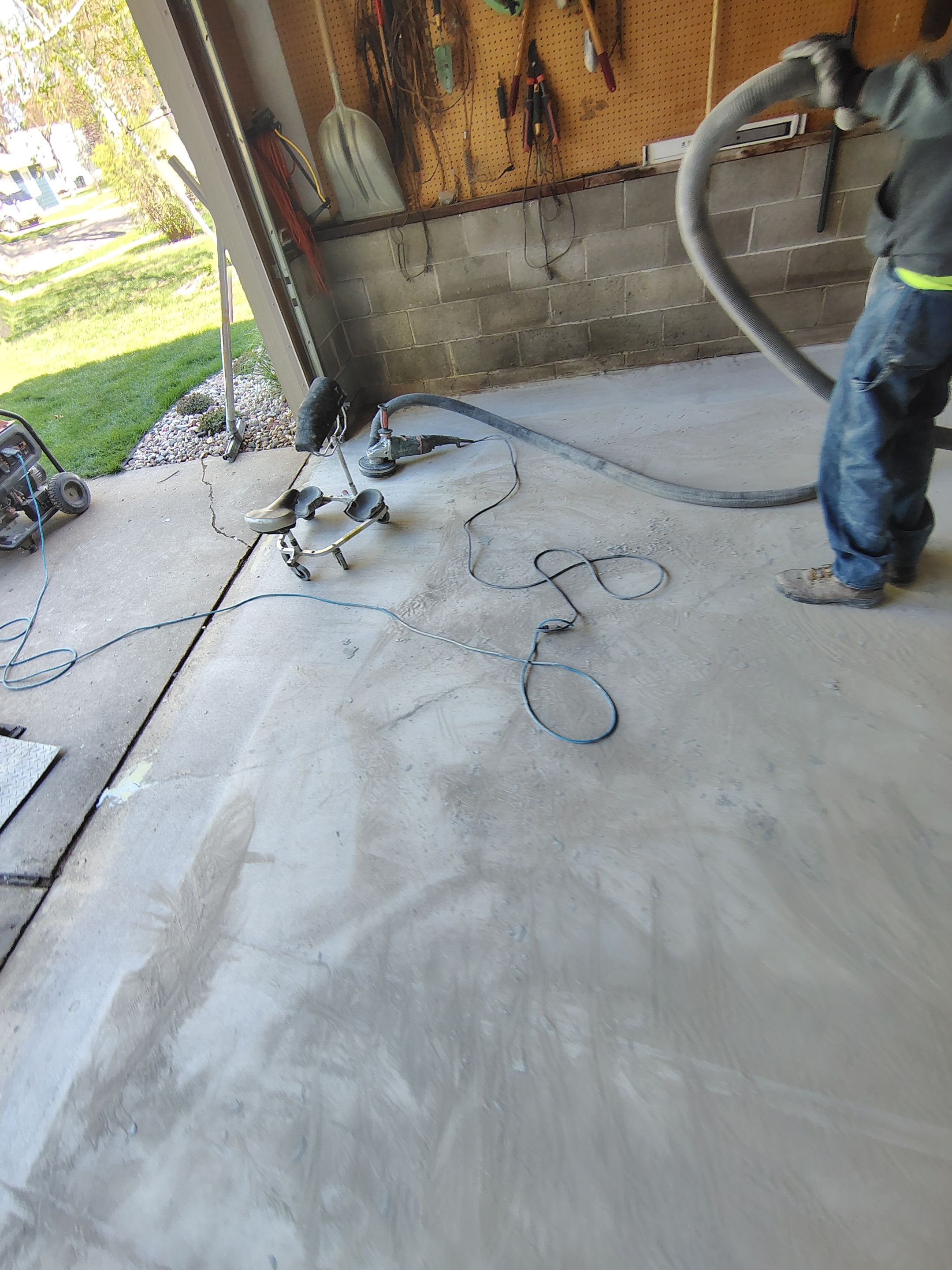 Nightfall Decorative Chip Garage Floor Coating in Luverne, Minnesota by Select Painting, Coatings & Garage Cabinets