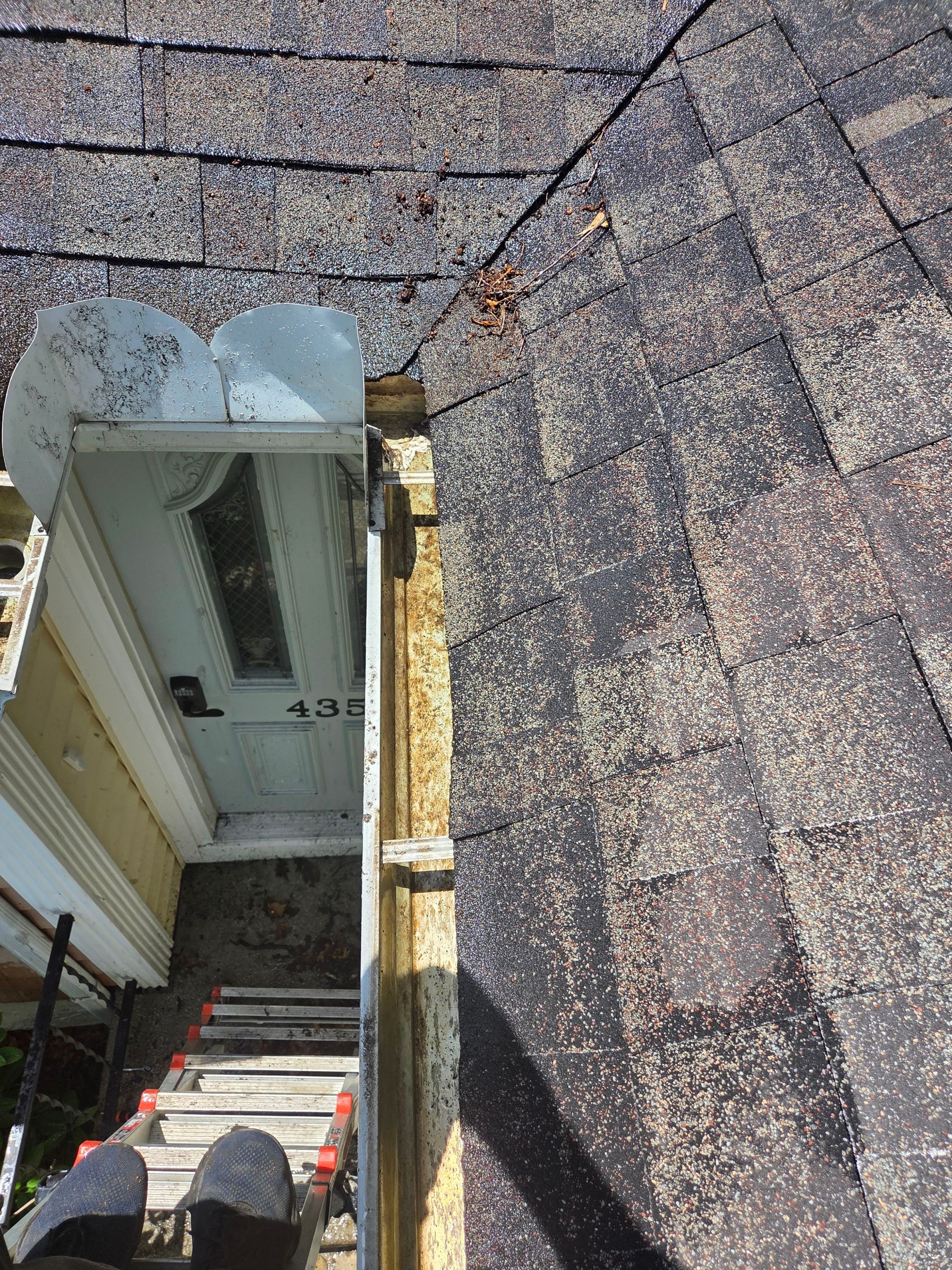 Comprehensive Gutter Cleaning and Pressure Washing Service in Crossville, TN by Affordable Pros