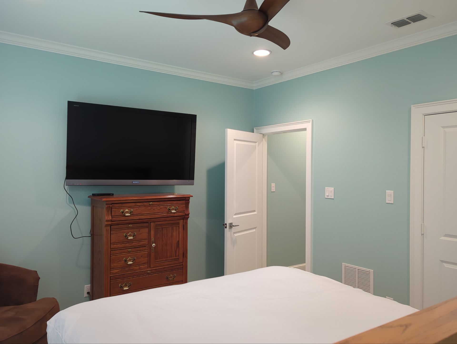Interior Painting in Tyler, TX | Vivid Blue Rooms & Bathroom Refresh by Quality Coats Painting