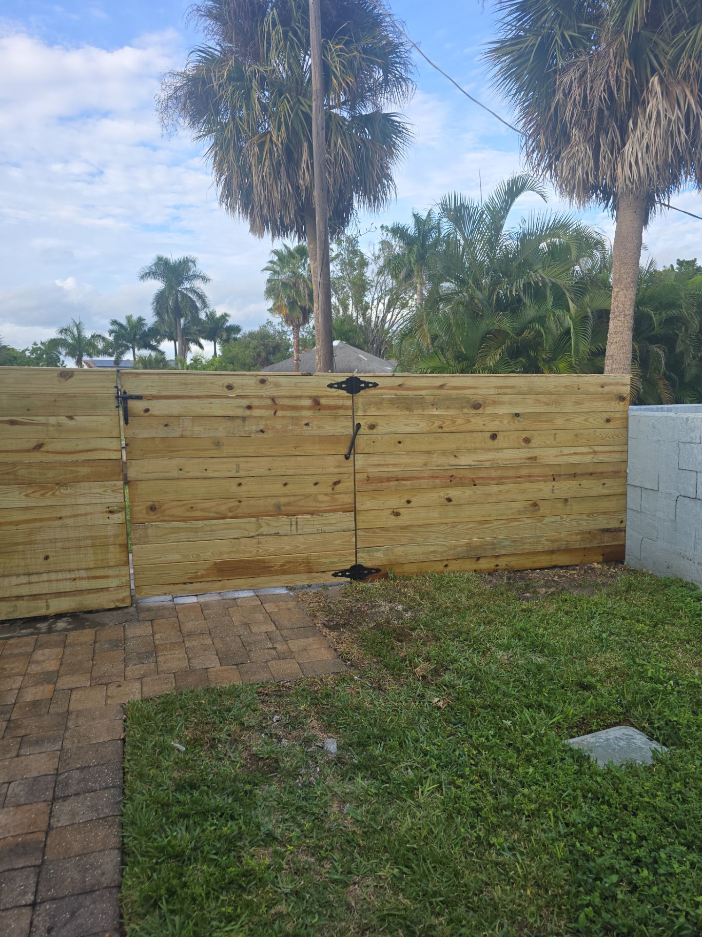 Horizontal Wood Project in Fort Myers by True Fence LLC