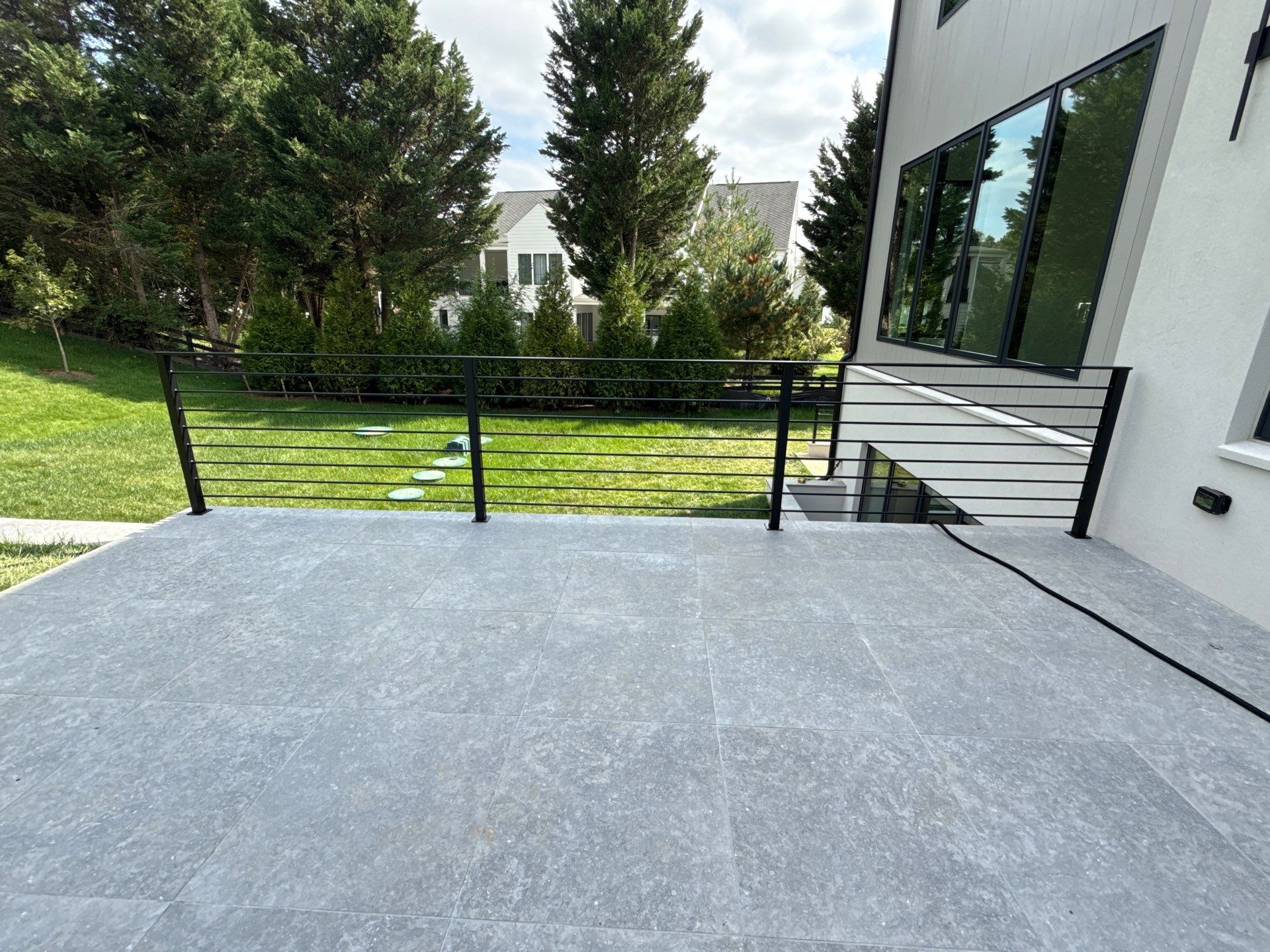 Modern Custom Horizontal Round Bar Railings – Contemporary Residential Design by Capitol Iron Works