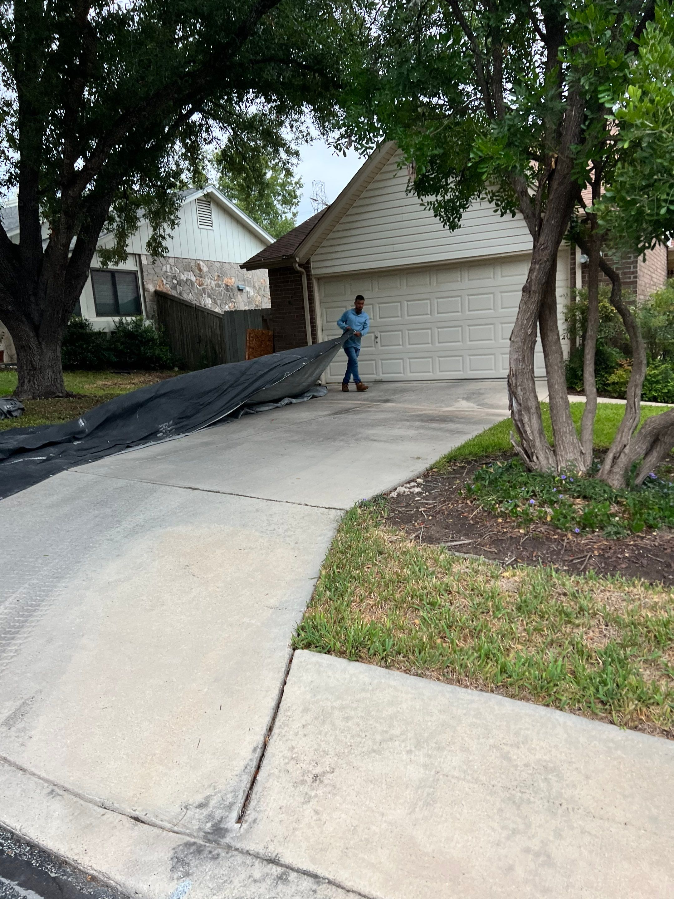 Residential Roof Replacement using Owens Corning 30 year Architectural Shingles by Premier Roofing and Contracting