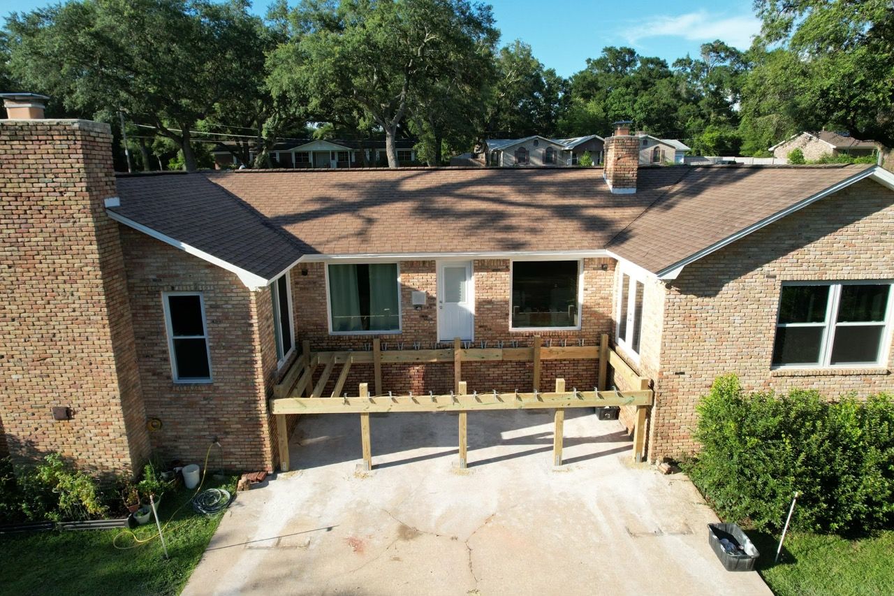 Screen Room w/Deck in Milton by Titan Sunrooms