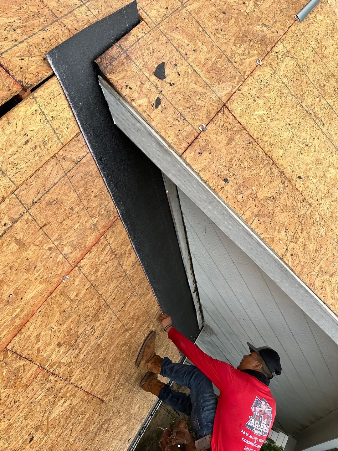 Residential Roofing Installation using Owen's Corning Duration (Lifetime) Shingles by Roof Repair Company