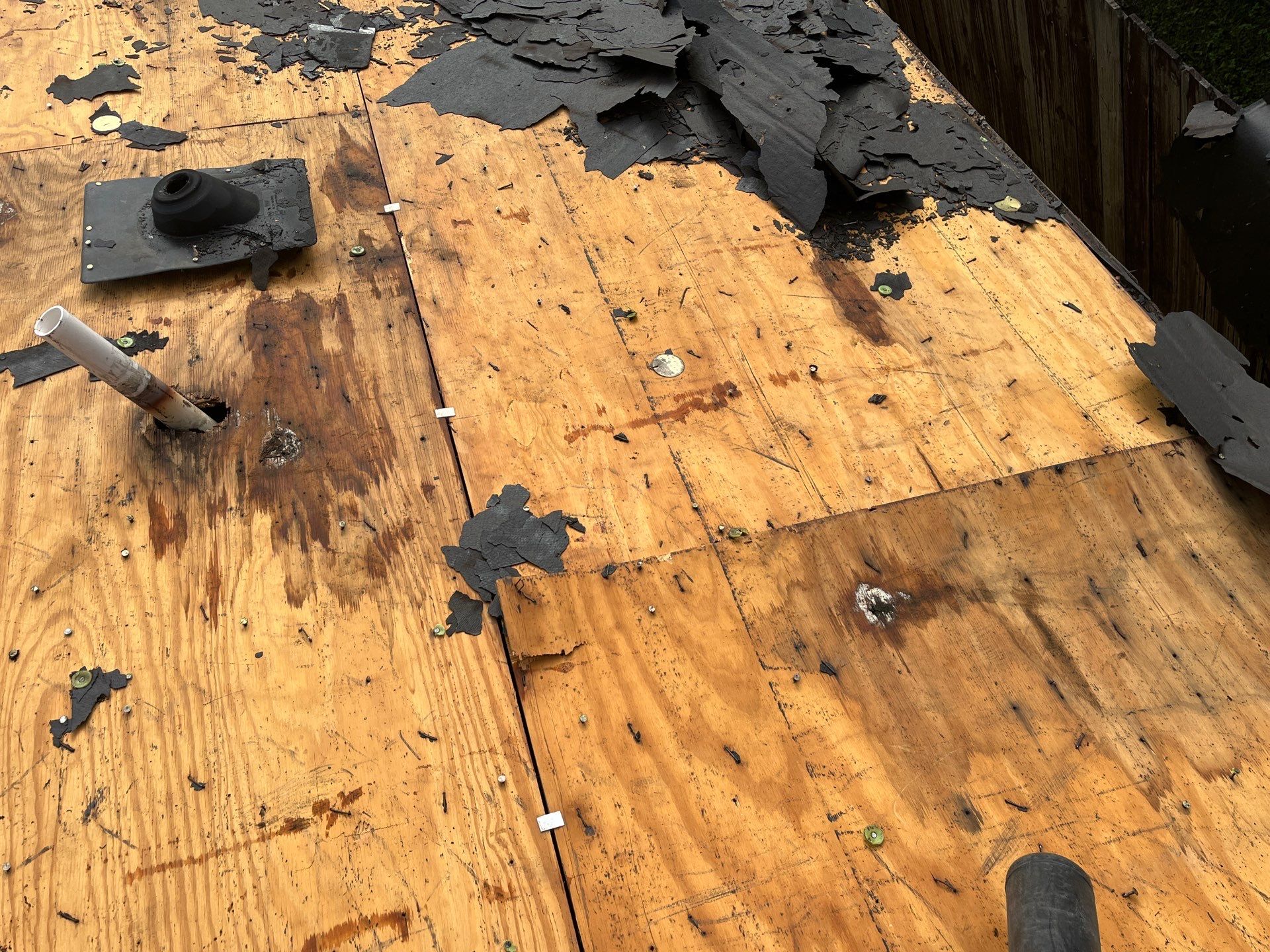 Residential Roofing Installation using Owen's Corning Duration (Lifetime) Shingles by Roof Repair Company