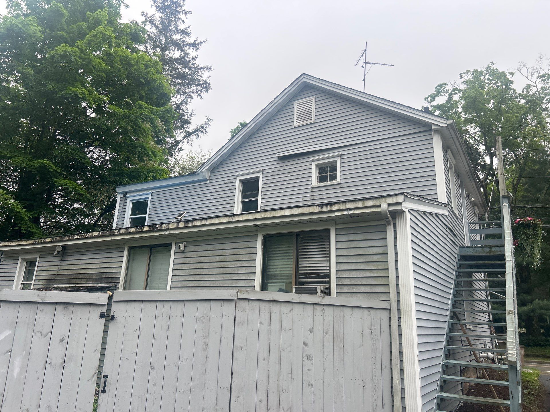 Roof & Siding by JLP PRO SERVICES LLC