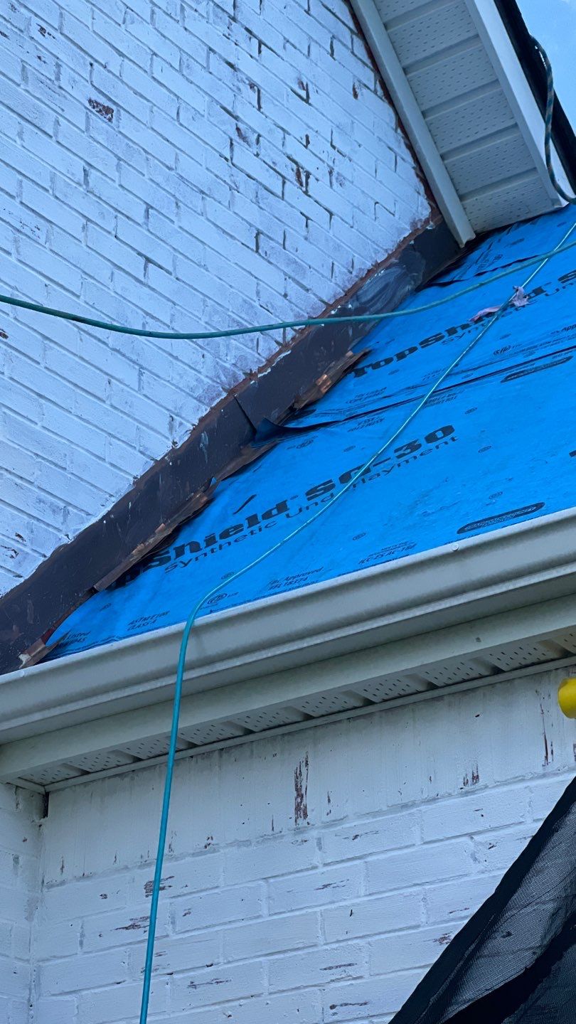 Residential Roofing Installation using Owens Corning Oakridge Roofing System by Undersun Roofing 