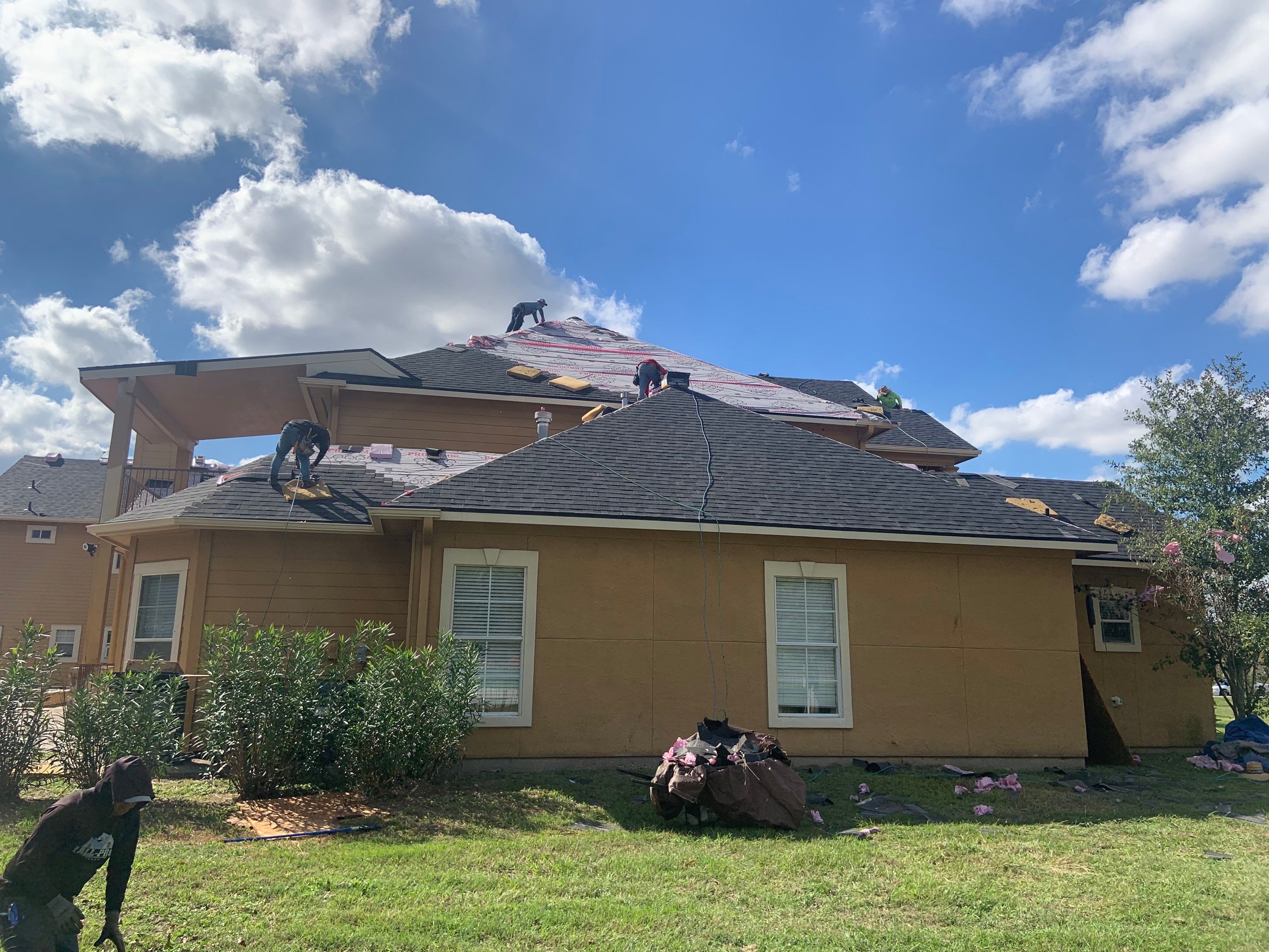 Residential Roofing Installation using Owen's Corning Duration (Lifetime) Shingles by Roof Repair Company
