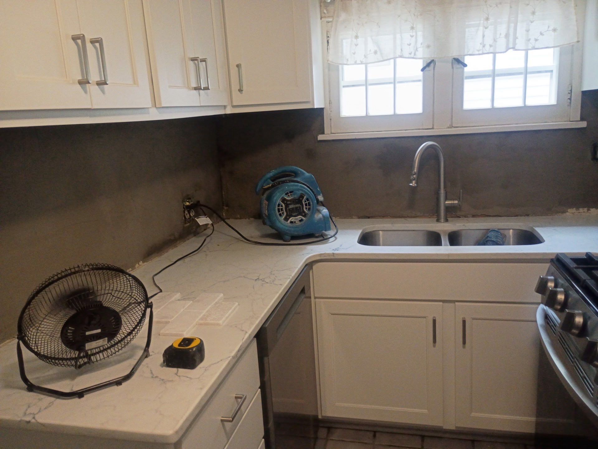 Natural Marble Tile Backsplash Installation in Louisville by Footprints Floors Kentucky