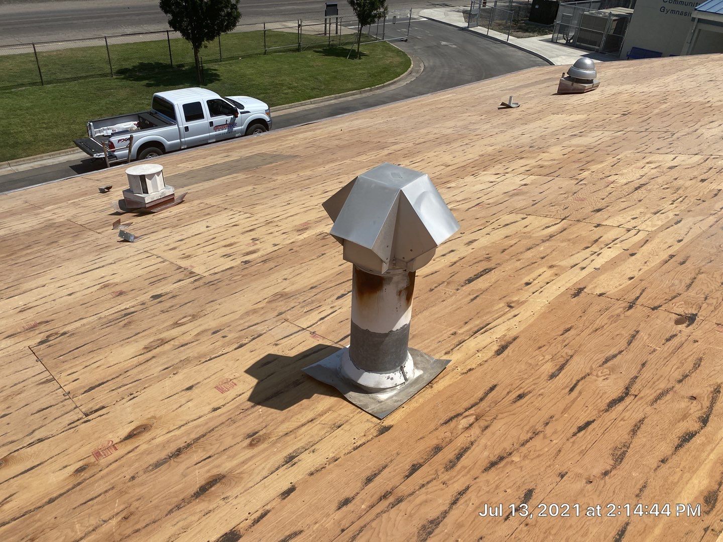 Certainteed Landmark Solaris shingle job using Certainteed Landmark Solaris composition shingles by Straight Edge Roofing Inc