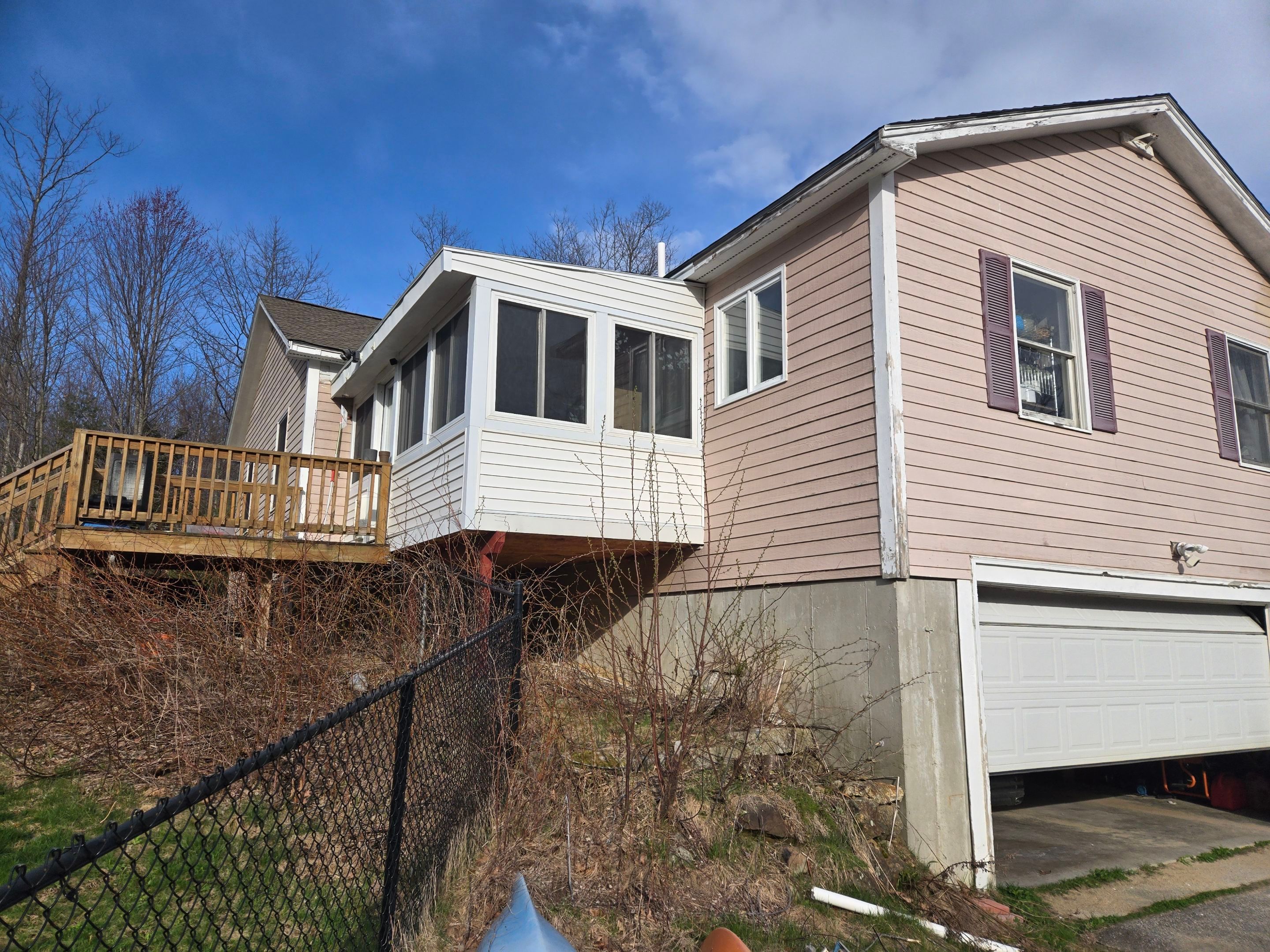 Barnstead, NH – Premium Vinyl Siding Transformation by Tall pine roofing