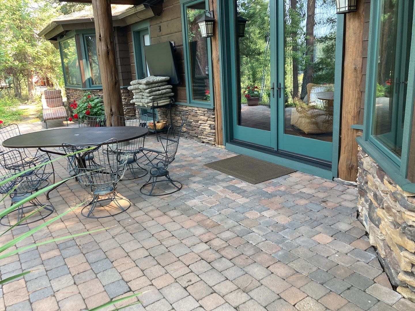 Two story new build gets a CertainTeed Landmark roof in Shenandoah  by ID Roofing LLC