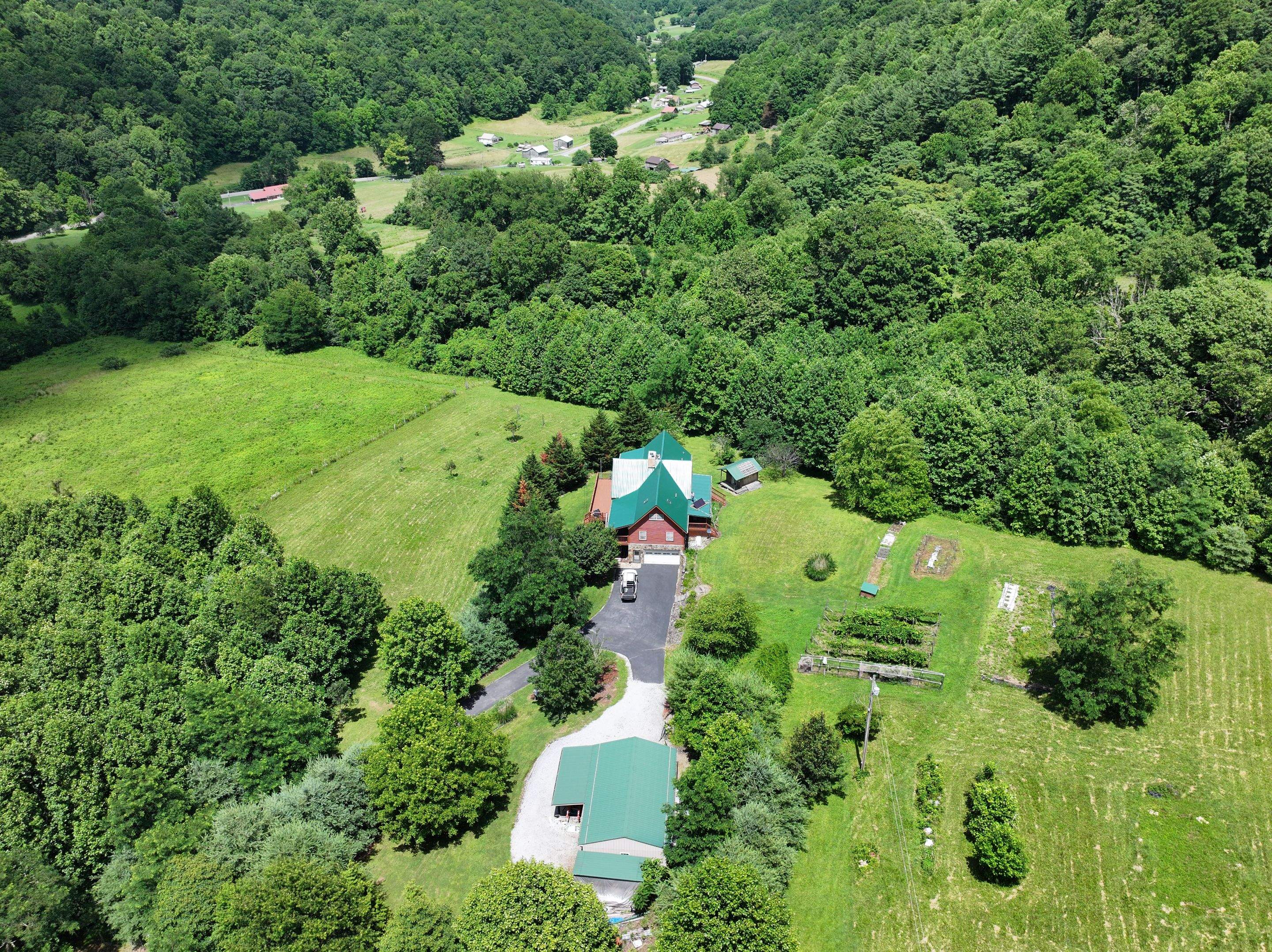 Crigger Residence by Omnia Roofing