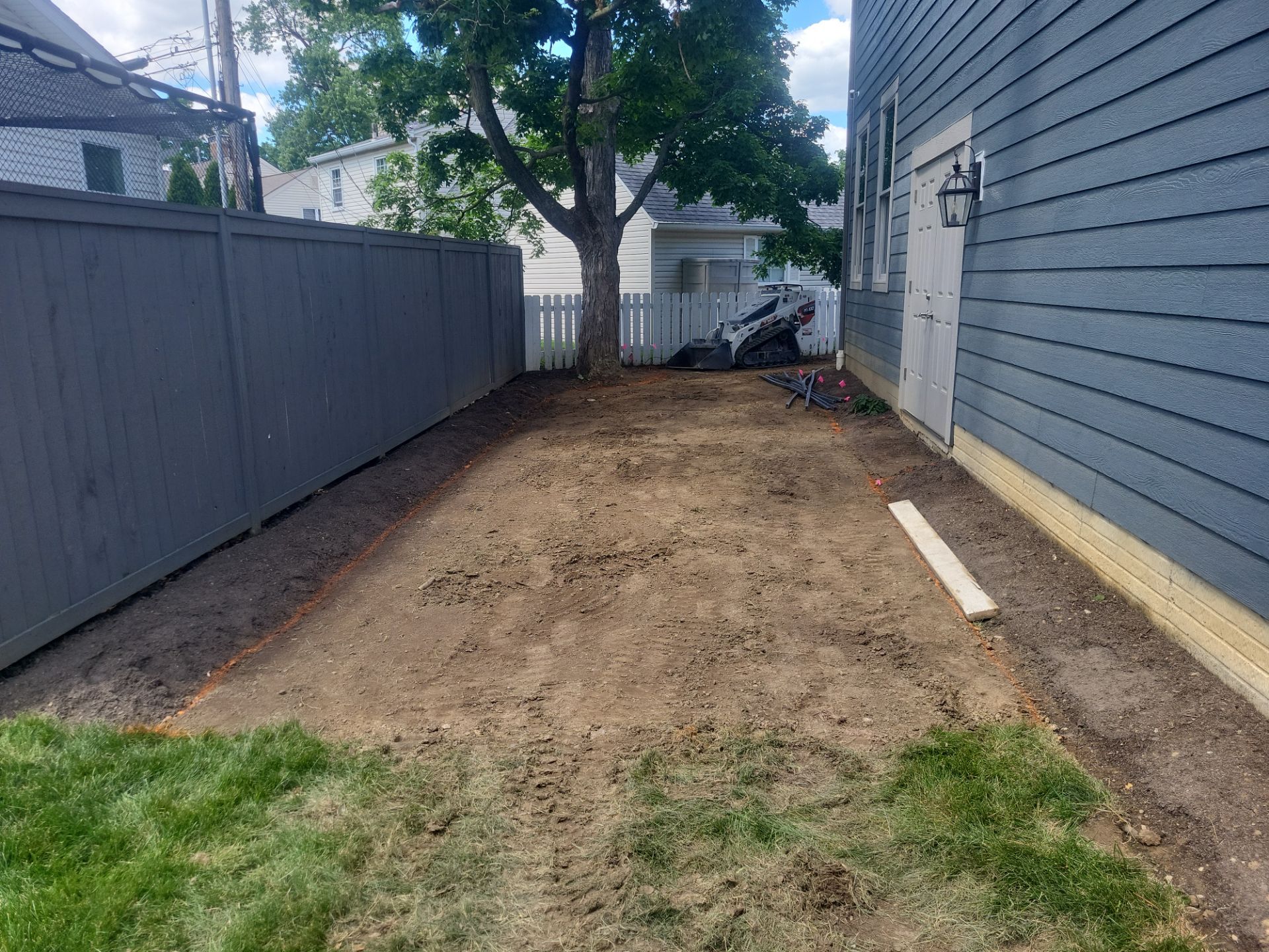Custom Synthetic Lawn and Putting Green Installation in Upper Arlington by Southwest Greens Midwest