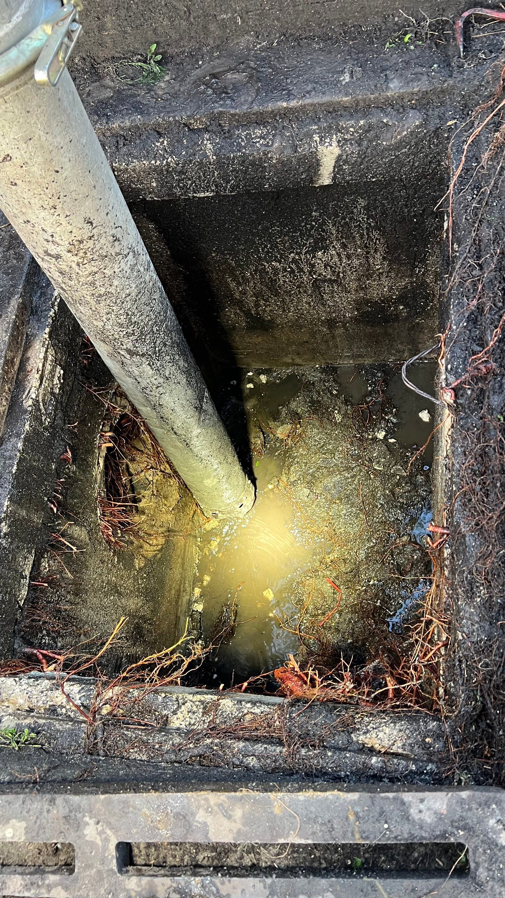 Apartment Complex Storm Water System Cleaning and Maintenance by APS Power & Water